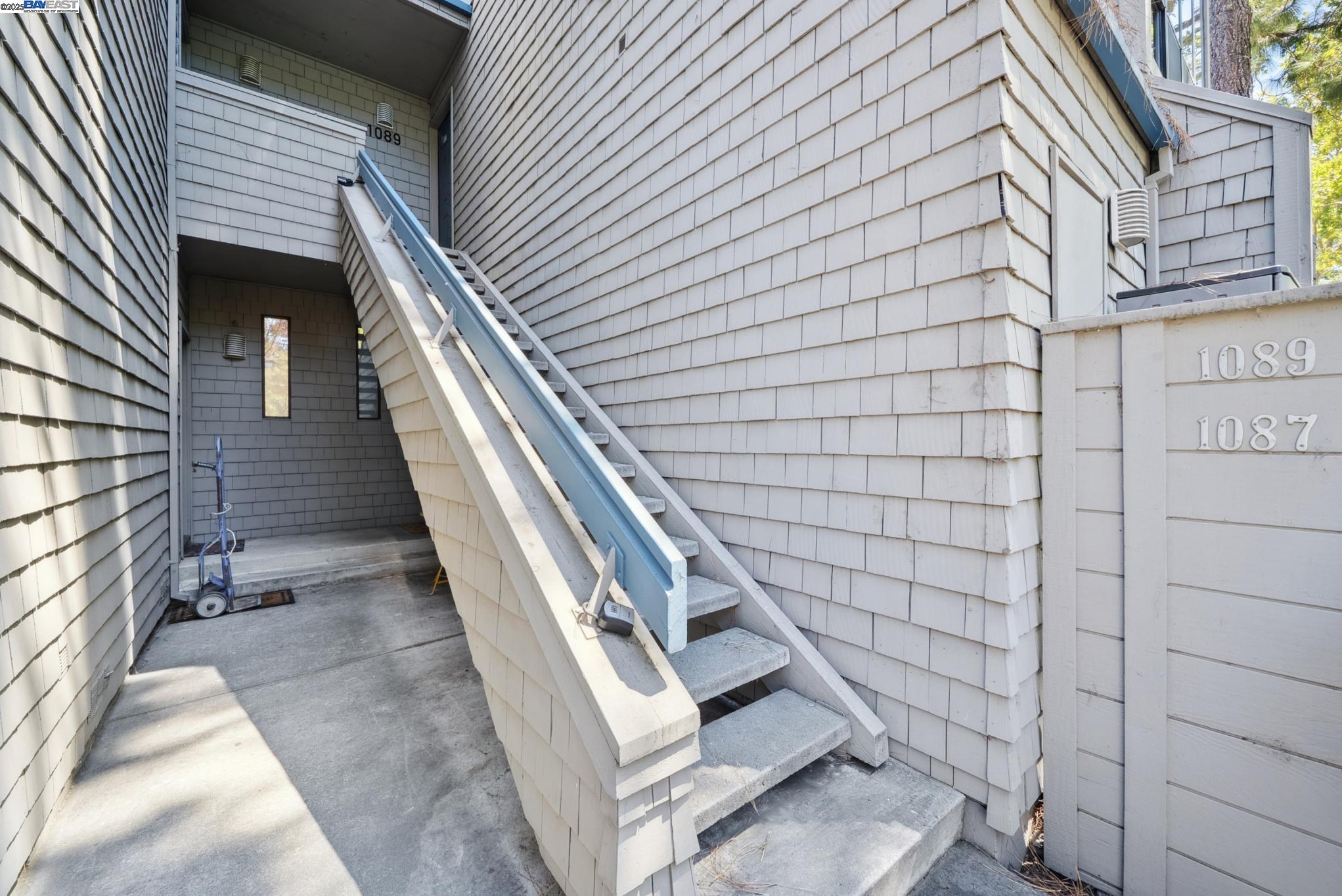 Detail Gallery Image 2 of 31 For 1089 Foxchase Dr, San Jose,  CA 95123 - 2 Beds | 1 Baths