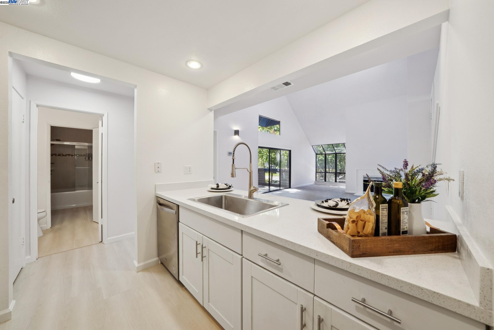 Detail Gallery Image 14 of 31 For 1089 Foxchase Dr, San Jose,  CA 95123 - 2 Beds | 1 Baths