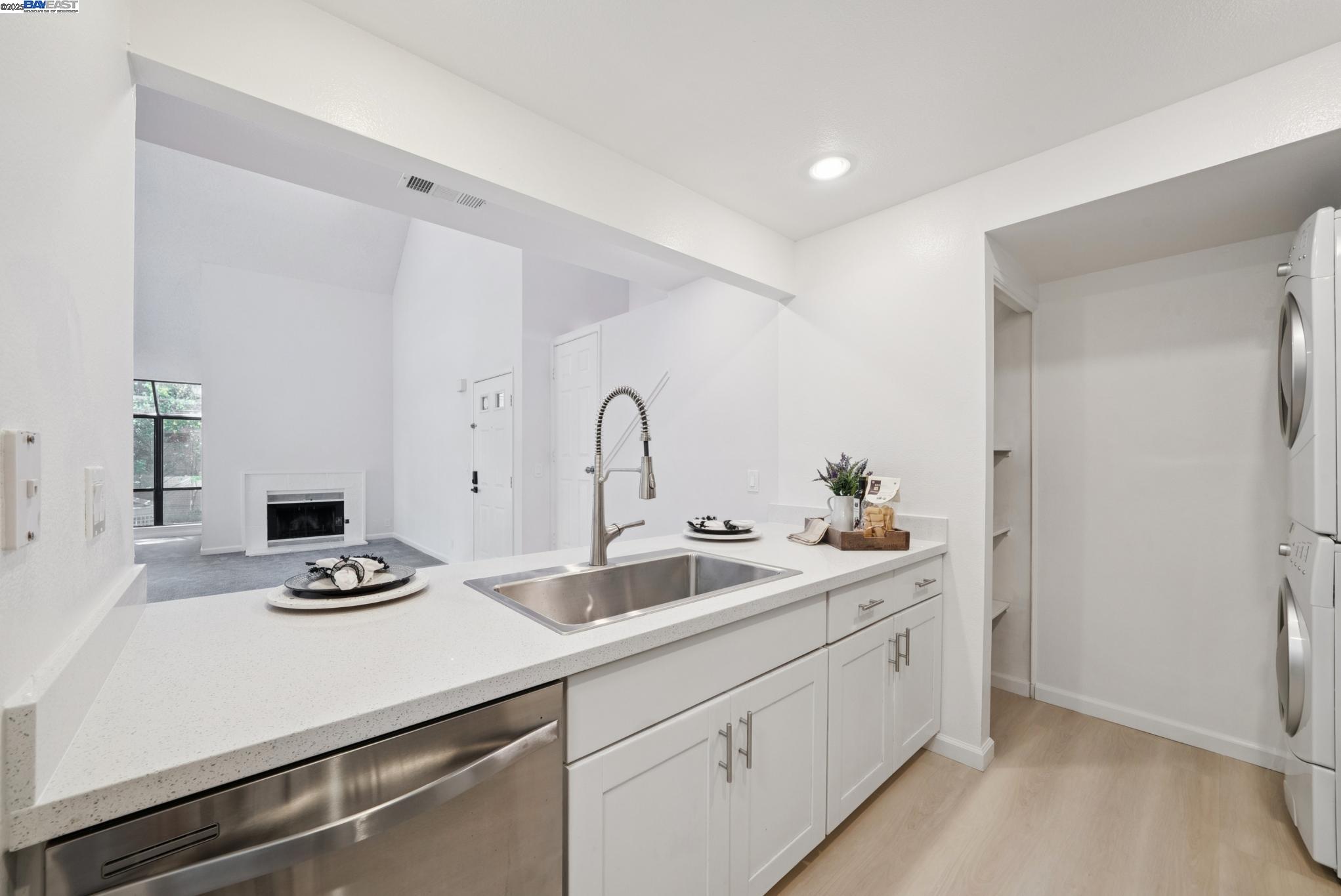Detail Gallery Image 15 of 31 For 1089 Foxchase Dr, San Jose,  CA 95123 - 2 Beds | 1 Baths