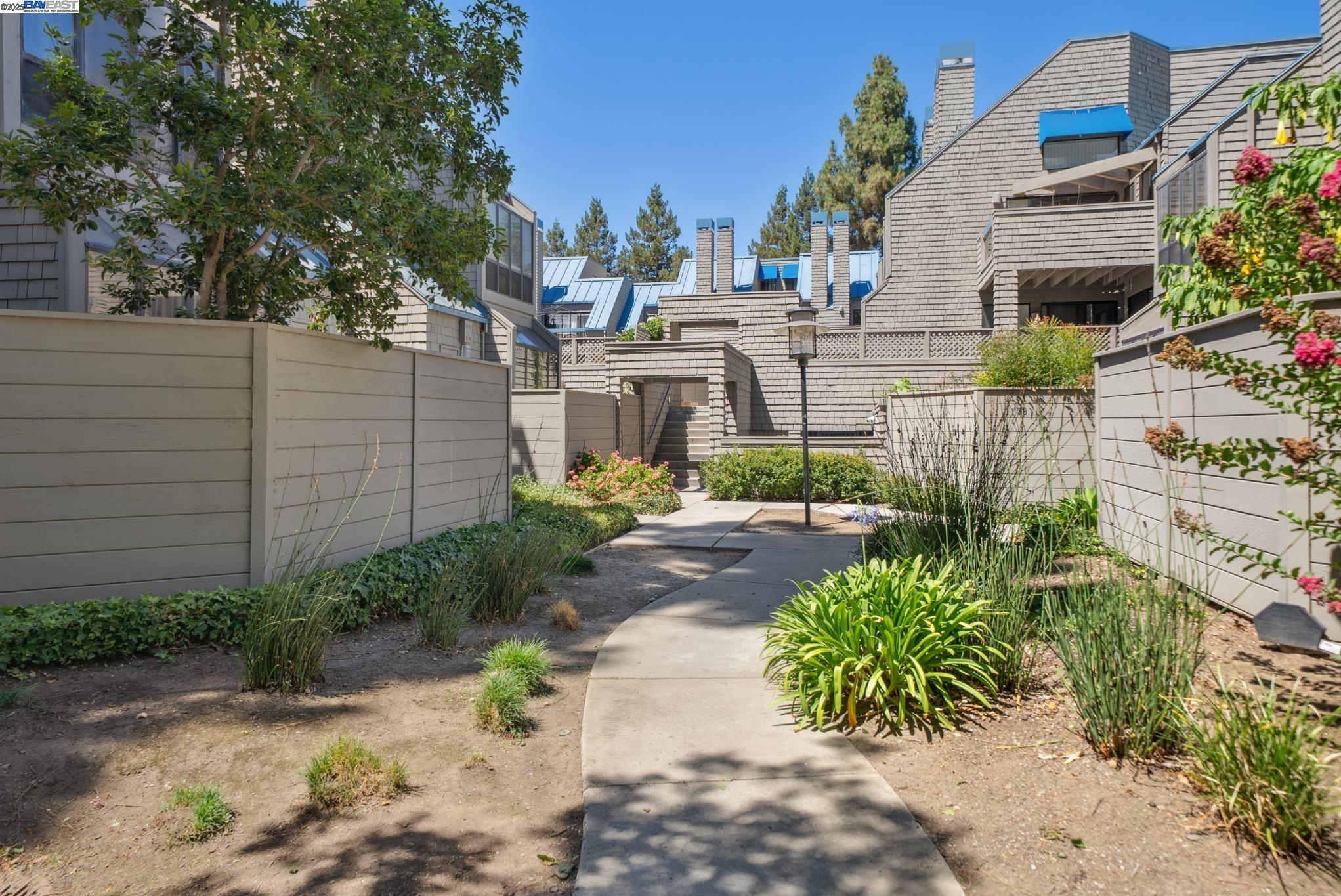 Detail Gallery Image 24 of 31 For 1089 Foxchase Dr, San Jose,  CA 95123 - 2 Beds | 1 Baths