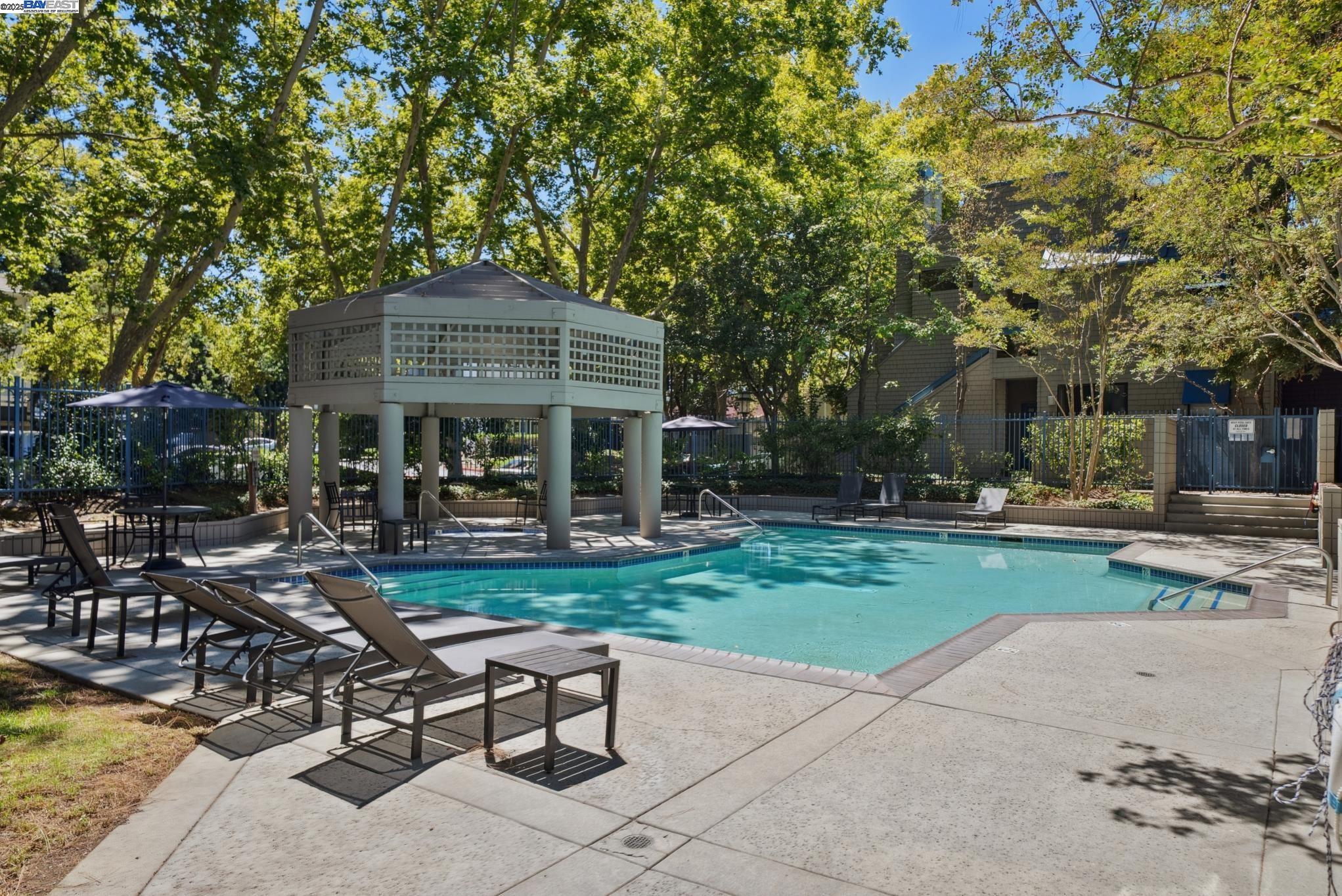Detail Gallery Image 28 of 31 For 1089 Foxchase Dr, San Jose,  CA 95123 - 2 Beds | 1 Baths
