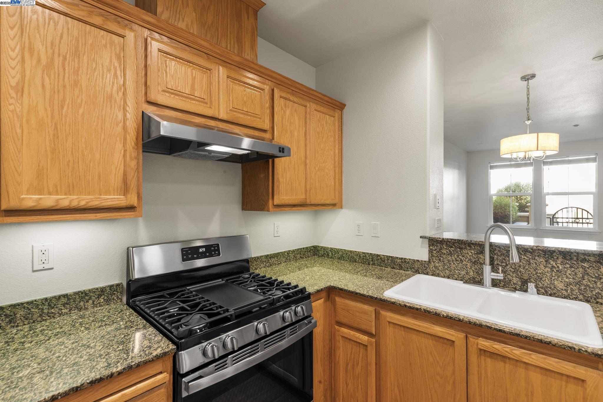 Detail Gallery Image 12 of 33 For 3240 Maguire Way #103,  Dublin,  CA 94568 - 1 Beds | 1 Baths