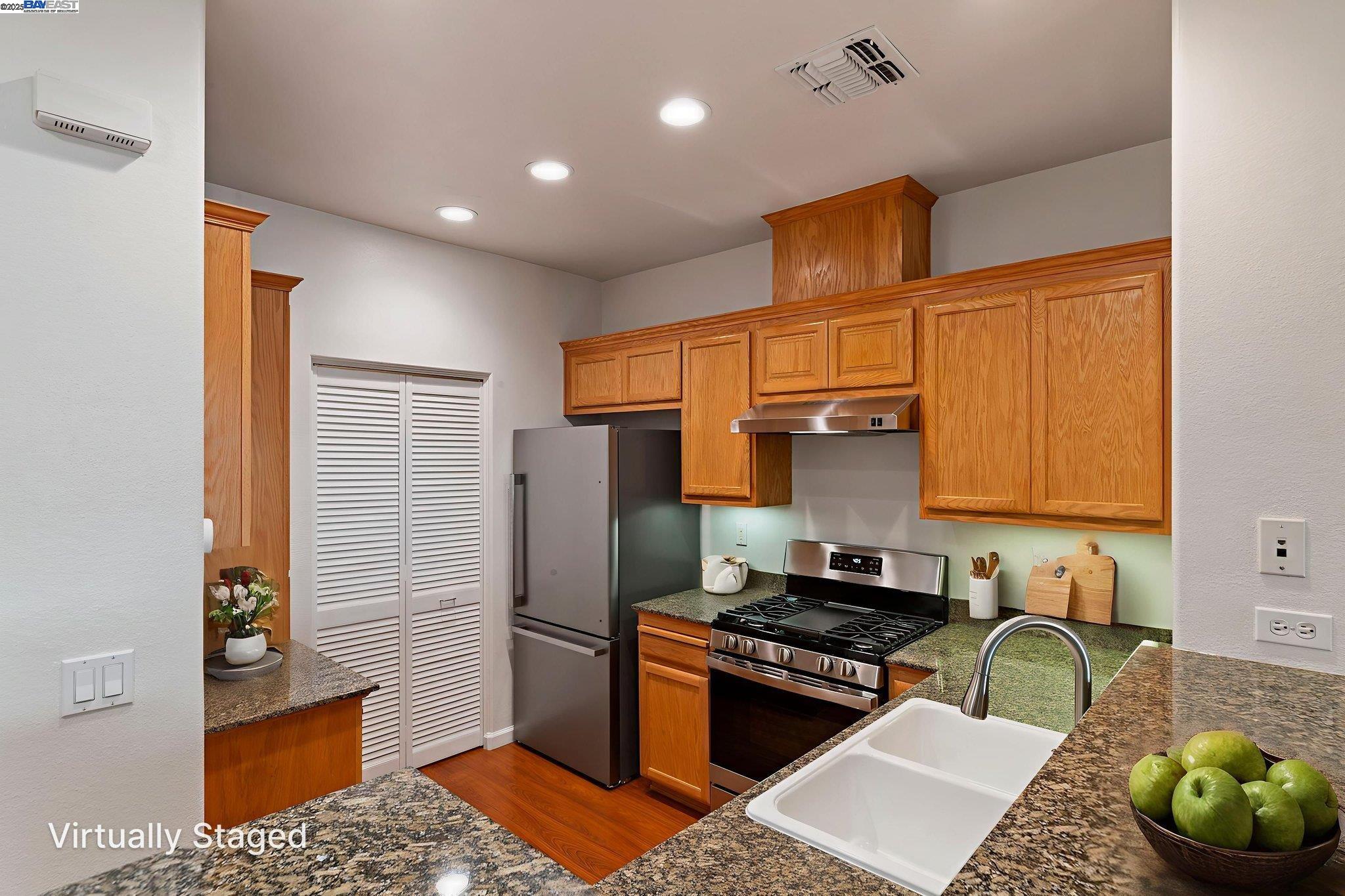 Photo #15: 41108699 Listing: Photo #15