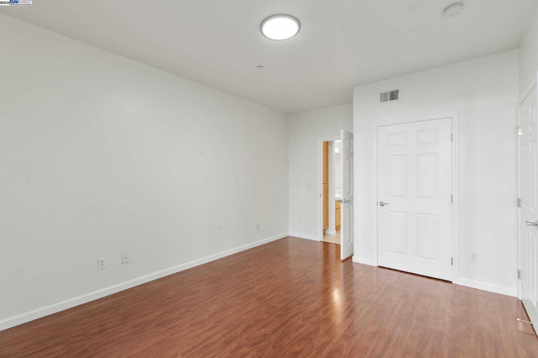 Photo #24: 41108699 Listing: Photo #24