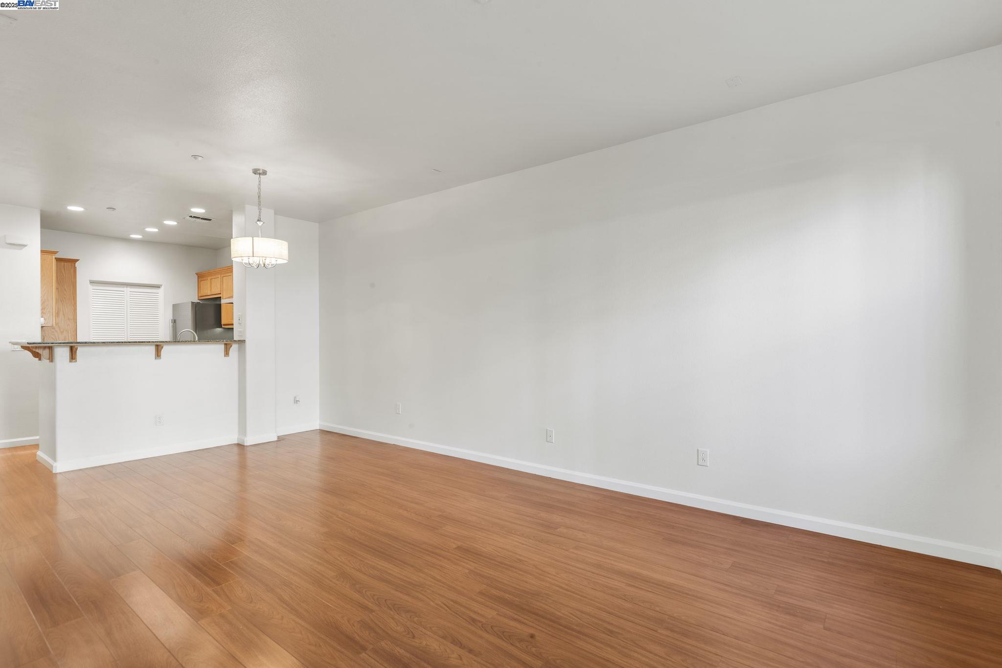 Detail Gallery Image 6 of 33 For 3240 Maguire Way #103,  Dublin,  CA 94568 - 1 Beds | 1 Baths
