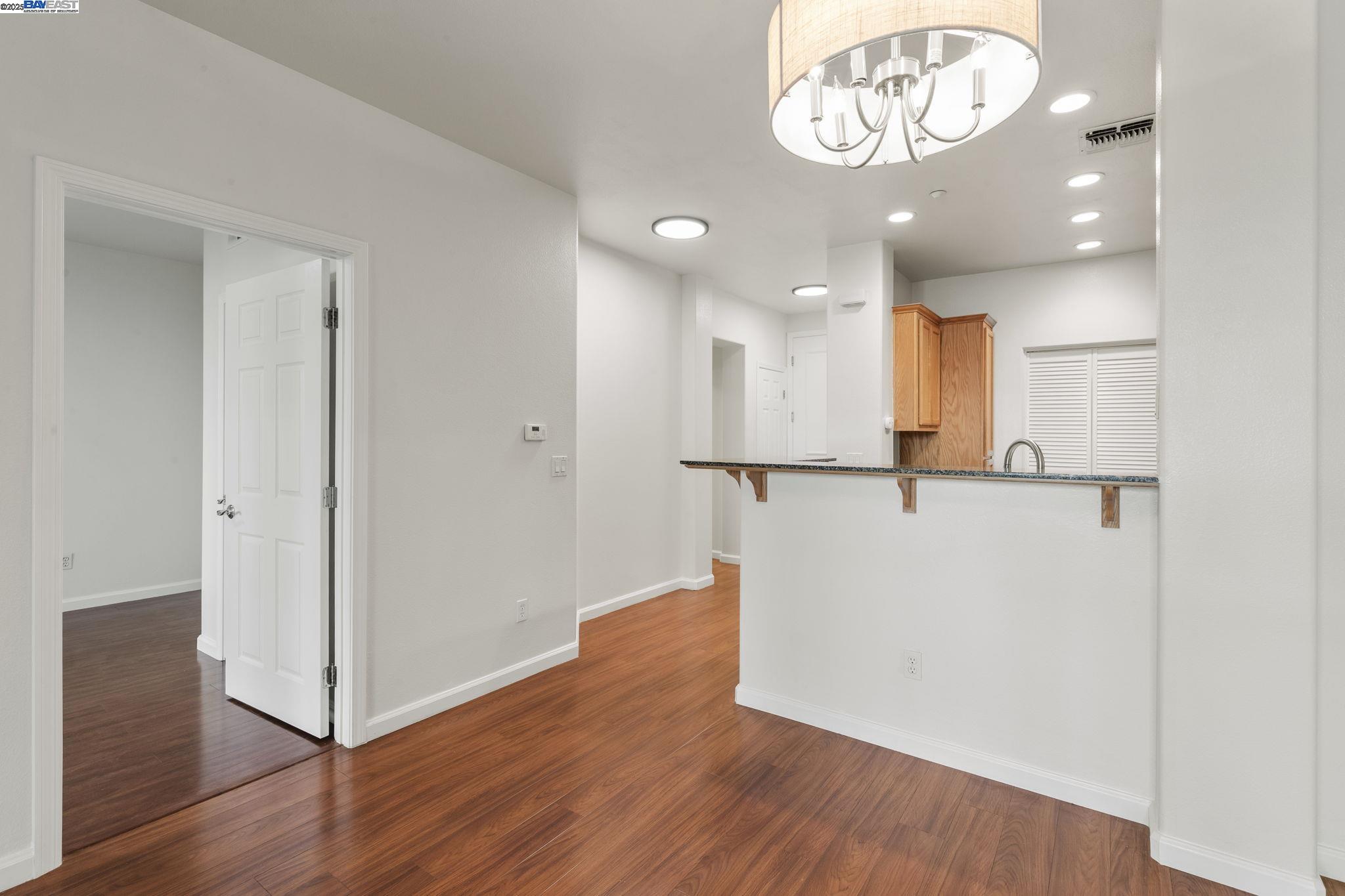 Detail Gallery Image 8 of 33 For 3240 Maguire Way #103,  Dublin,  CA 94568 - 1 Beds | 1 Baths