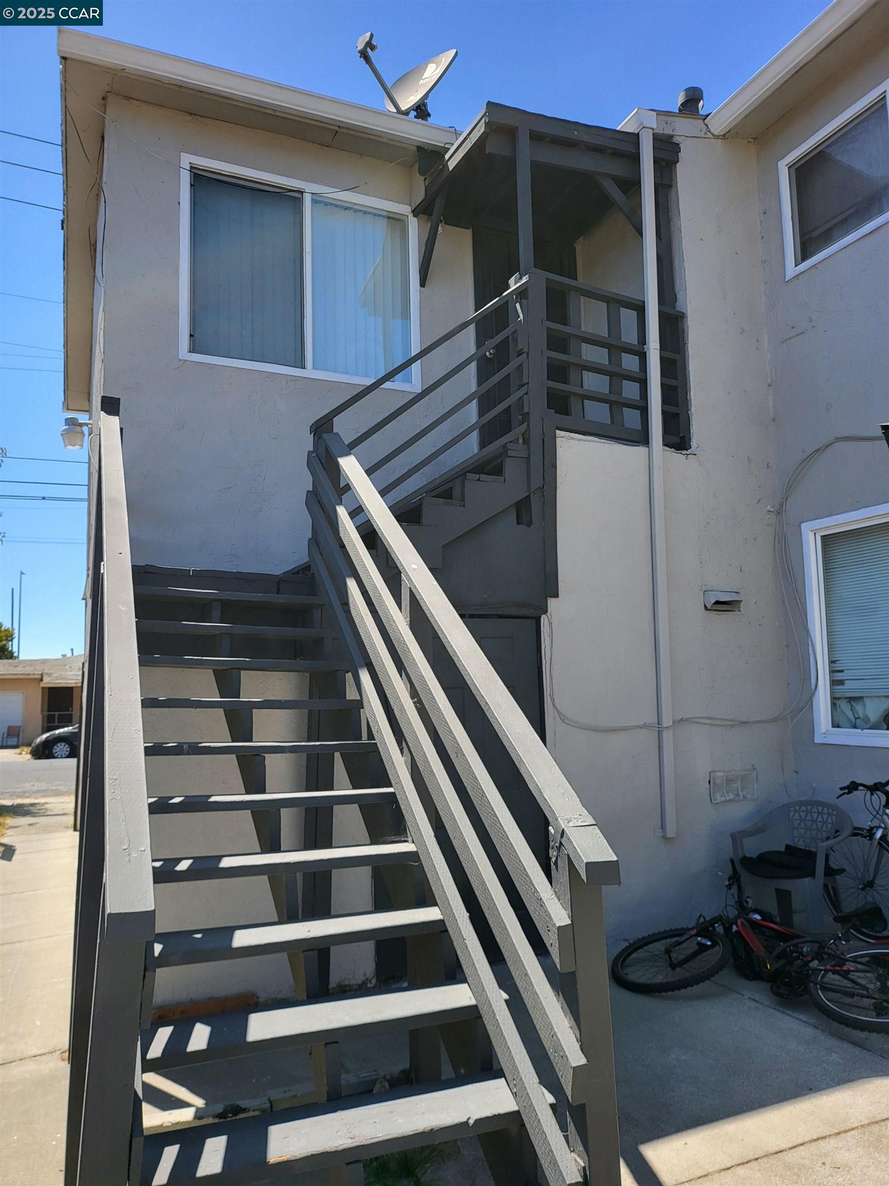 Detail Gallery Image 2 of 8 For 418 C Street, Richmond,  CA 94801 - 1 Beds | 1 Baths