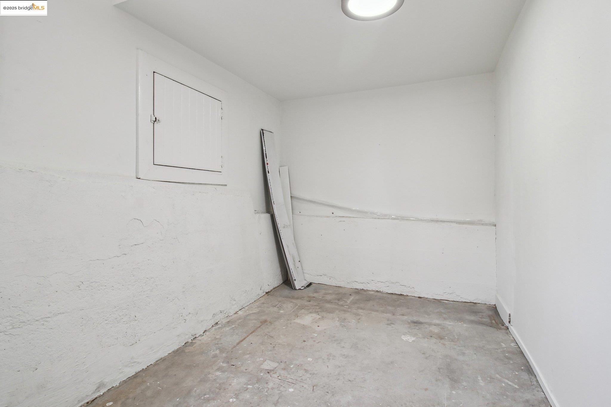 Detail Gallery Image 45 of 59 For 2900 Sheffield Ave, Oakland,  CA 94602 - 3 Beds | 1 Baths