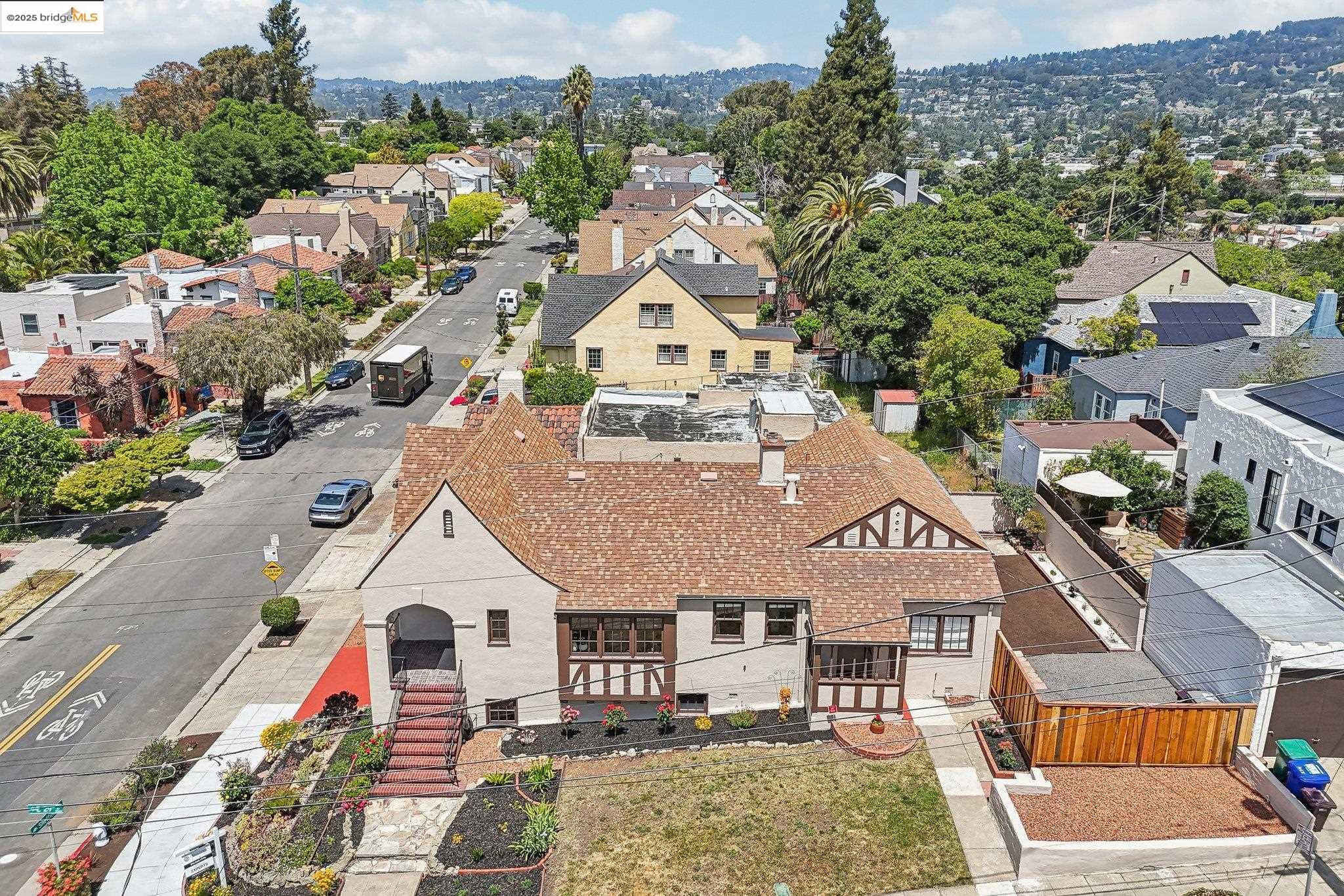 Detail Gallery Image 49 of 59 For 2900 Sheffield Ave, Oakland,  CA 94602 - 3 Beds | 1 Baths