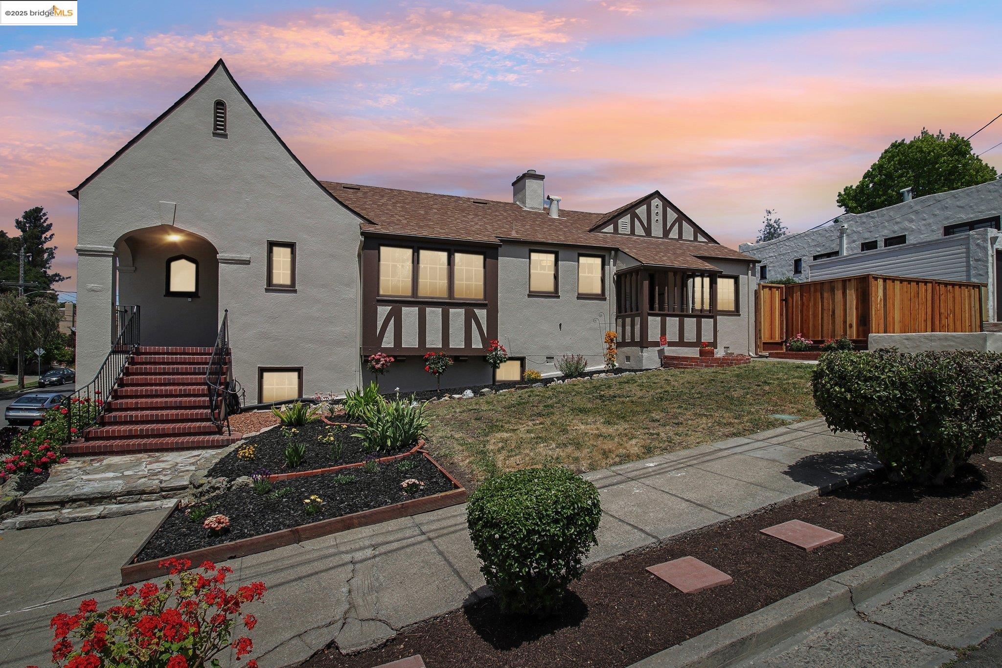 Detail Gallery Image 55 of 59 For 2900 Sheffield Ave, Oakland,  CA 94602 - 3 Beds | 1 Baths