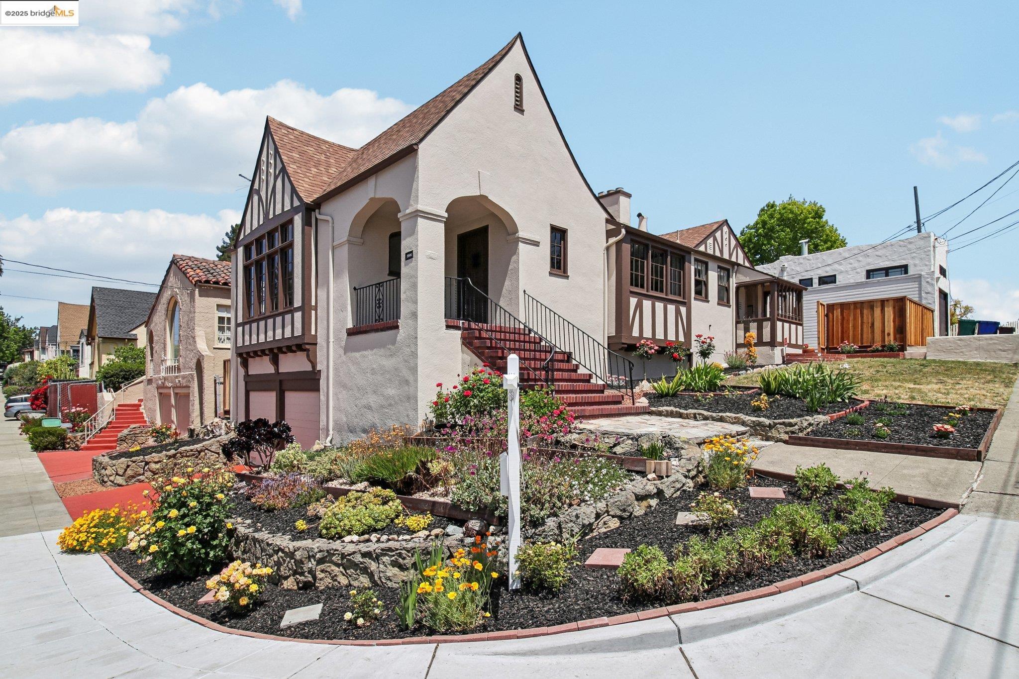 Detail Gallery Image 56 of 59 For 2900 Sheffield Ave, Oakland,  CA 94602 - 3 Beds | 1 Baths