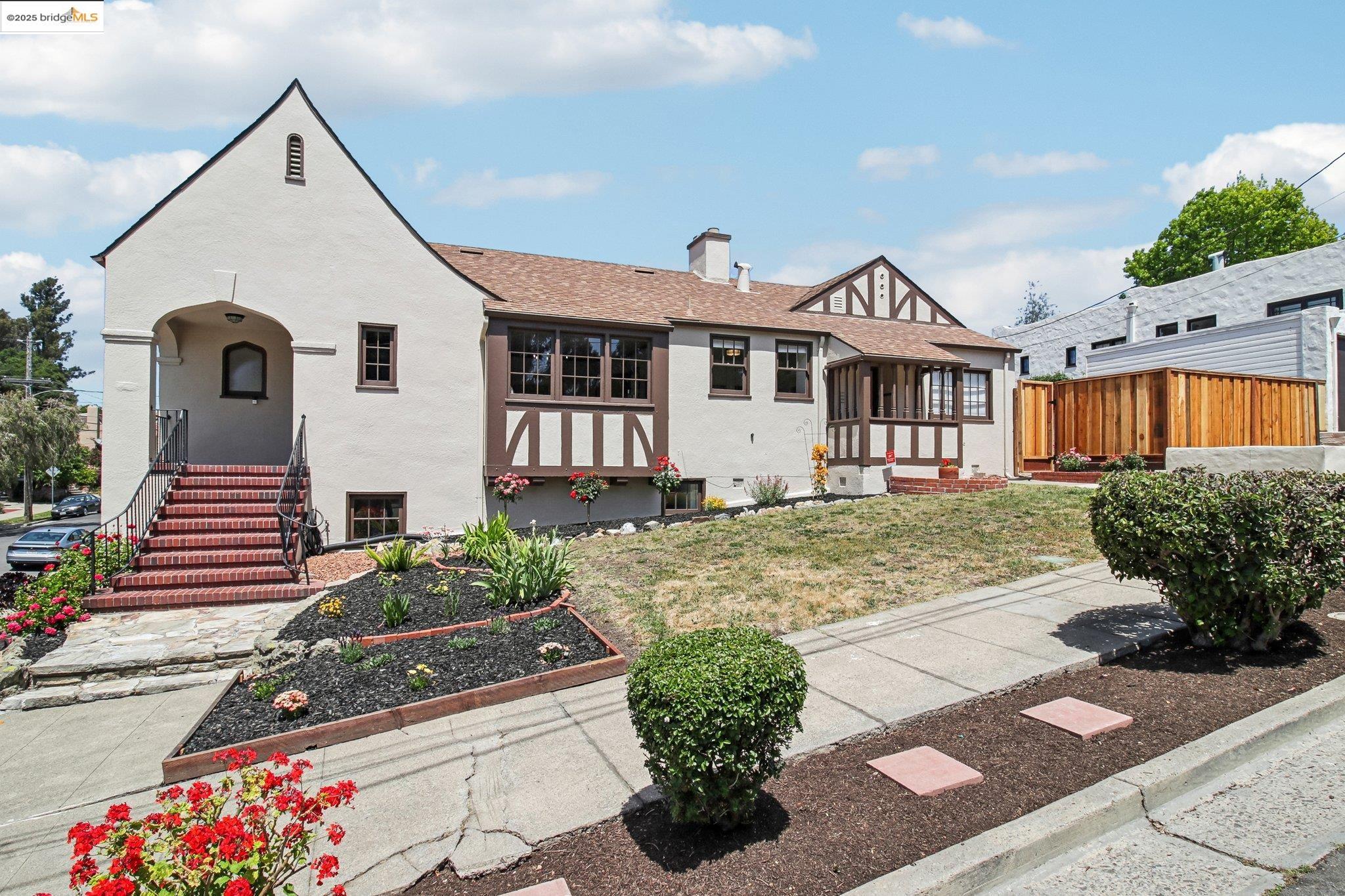 Detail Gallery Image 57 of 59 For 2900 Sheffield Ave, Oakland,  CA 94602 - 3 Beds | 1 Baths