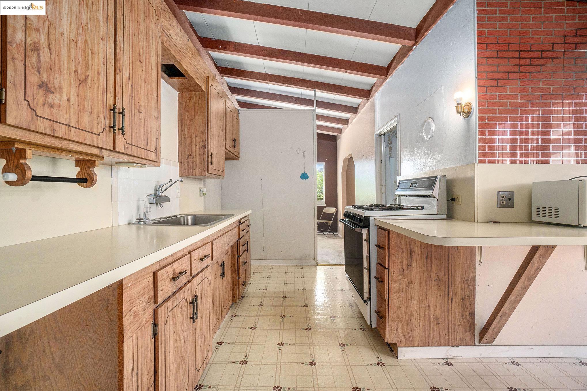 Detail Gallery Image 13 of 35 For 15 Bryan Ave, Antioch,  CA 94509 - 3 Beds | 1 Baths