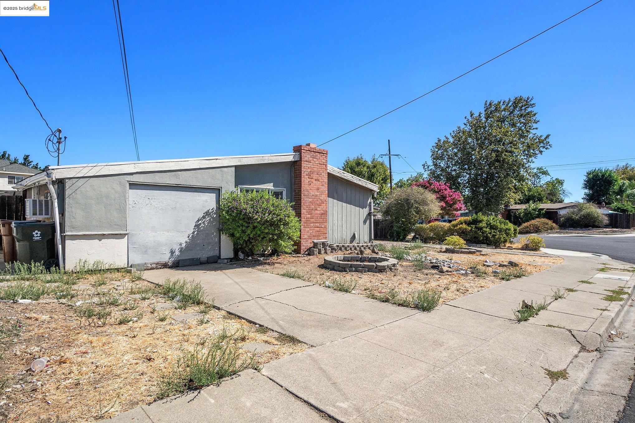 Detail Gallery Image 3 of 35 For 15 Bryan Ave, Antioch,  CA 94509 - 3 Beds | 1 Baths