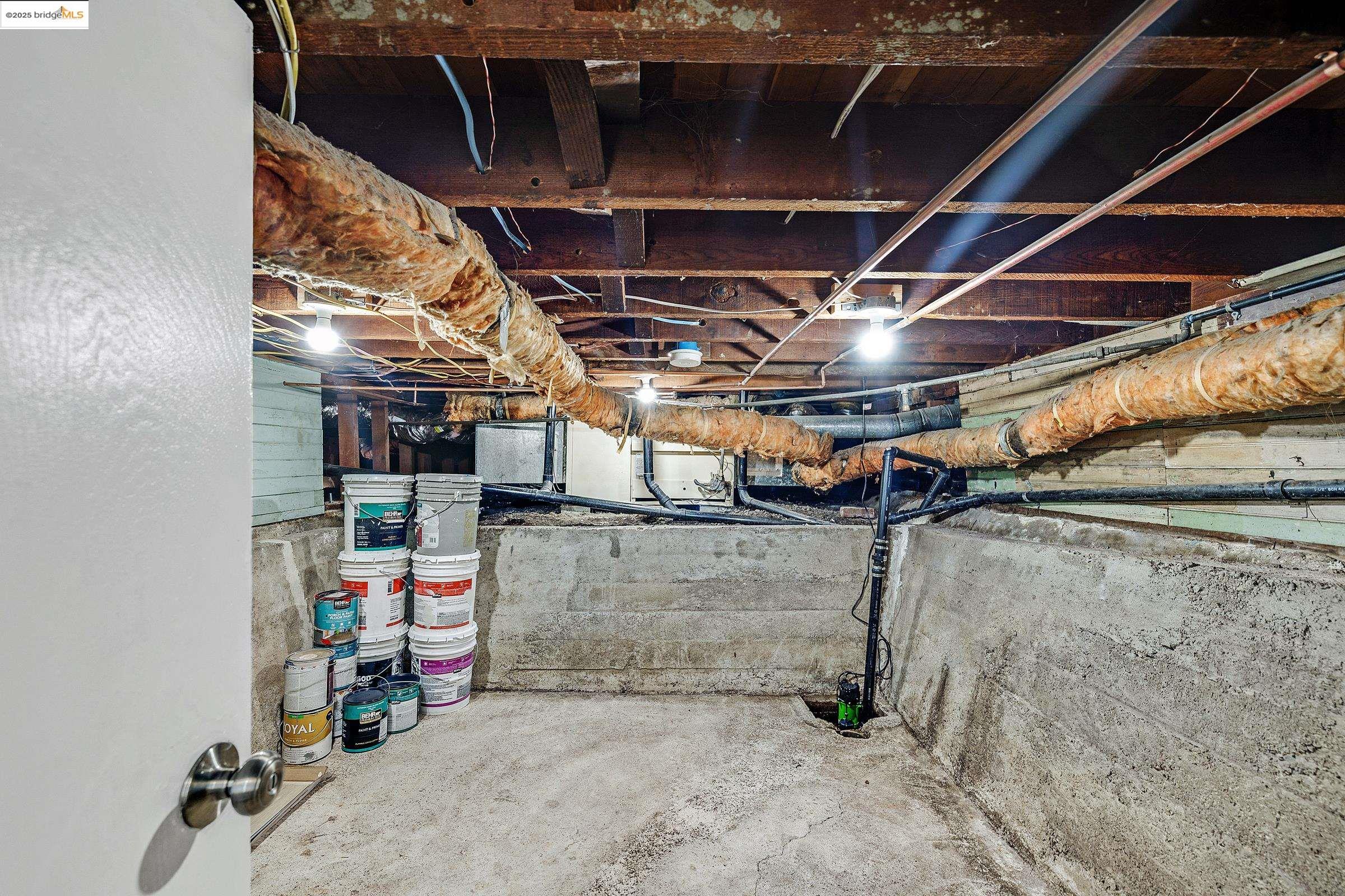 Detail Gallery Image 12 of 36 For 7200 Favor St, Oakland,  CA 94621 - 3 Beds | 2 Baths