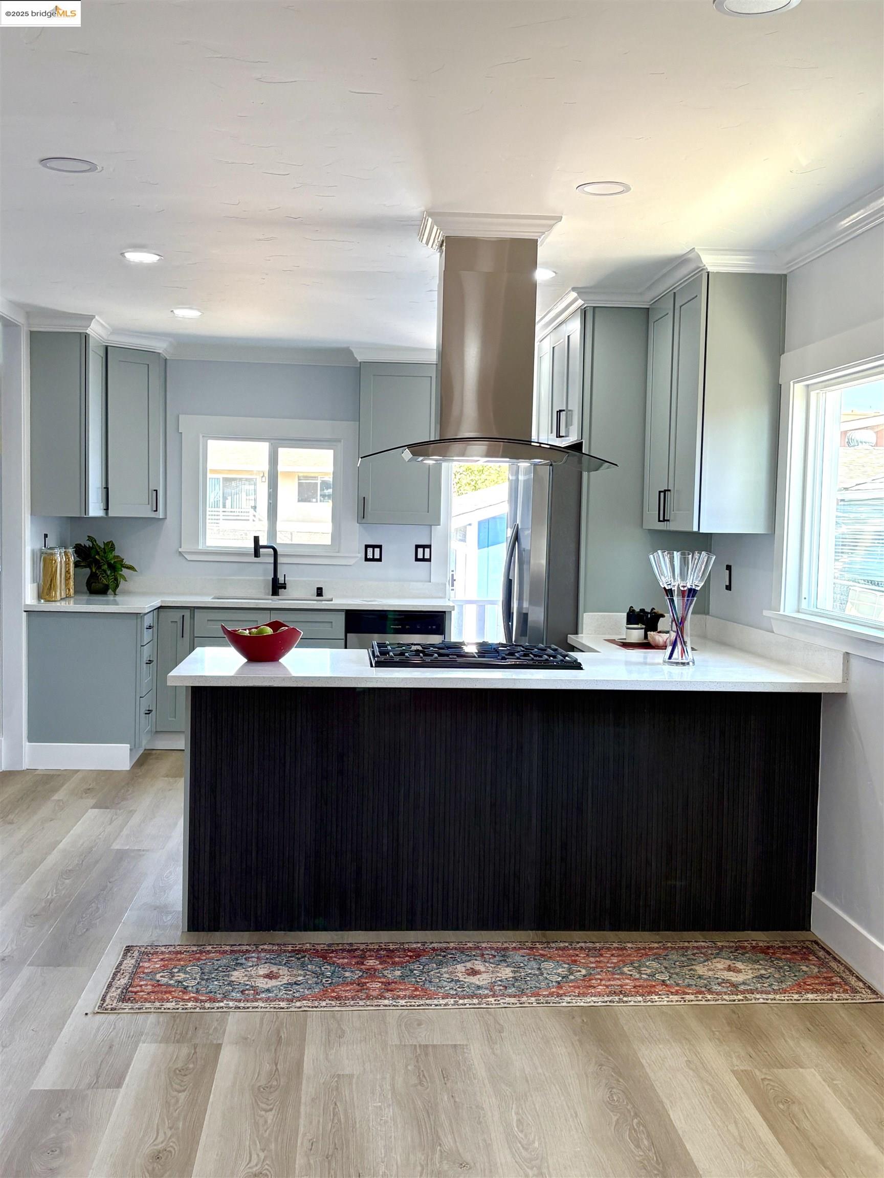 Detail Gallery Image 13 of 36 For 7200 Favor St, Oakland,  CA 94621 - 3 Beds | 2 Baths