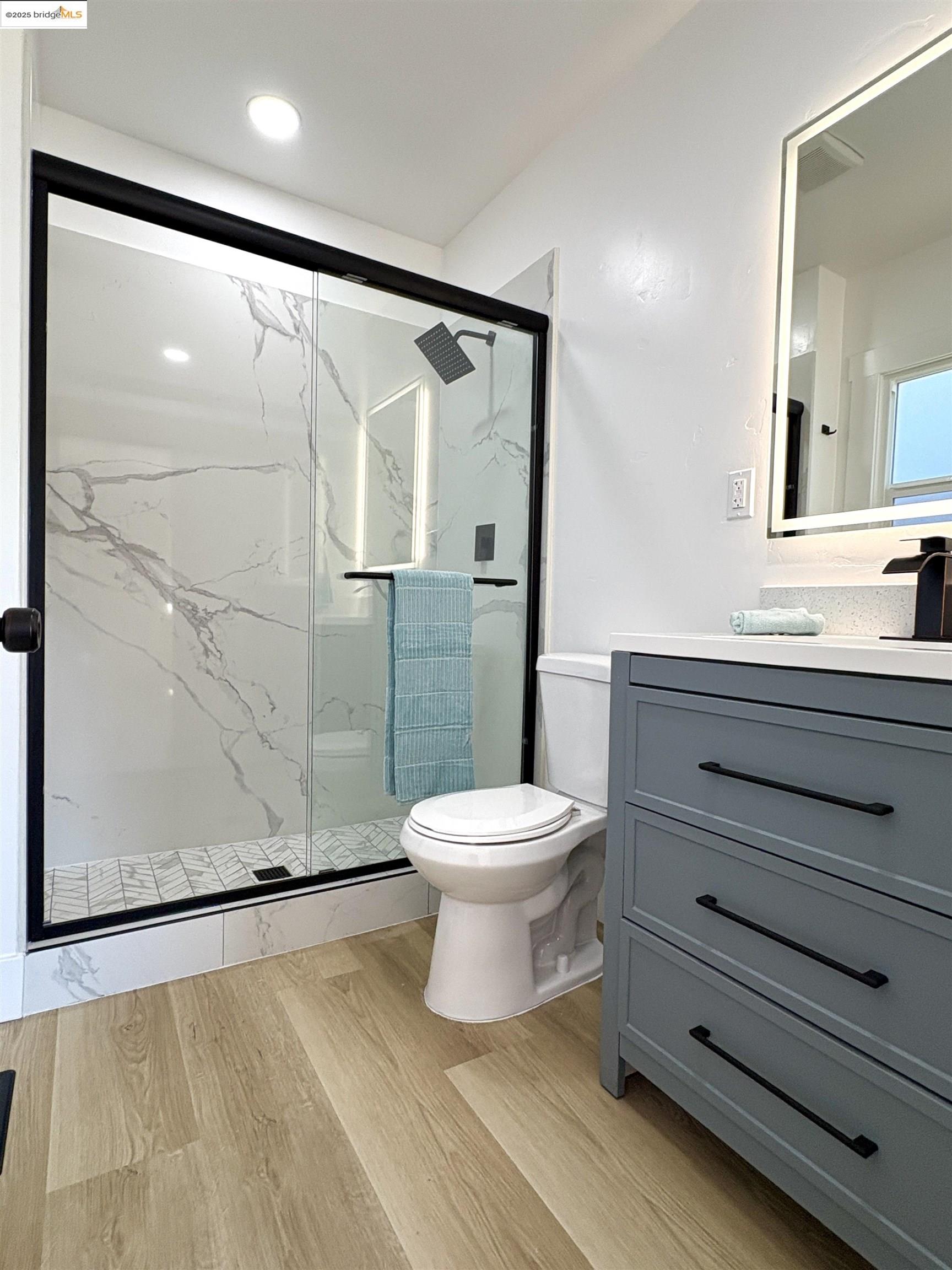 Detail Gallery Image 21 of 36 For 7200 Favor St, Oakland,  CA 94621 - 3 Beds | 2 Baths