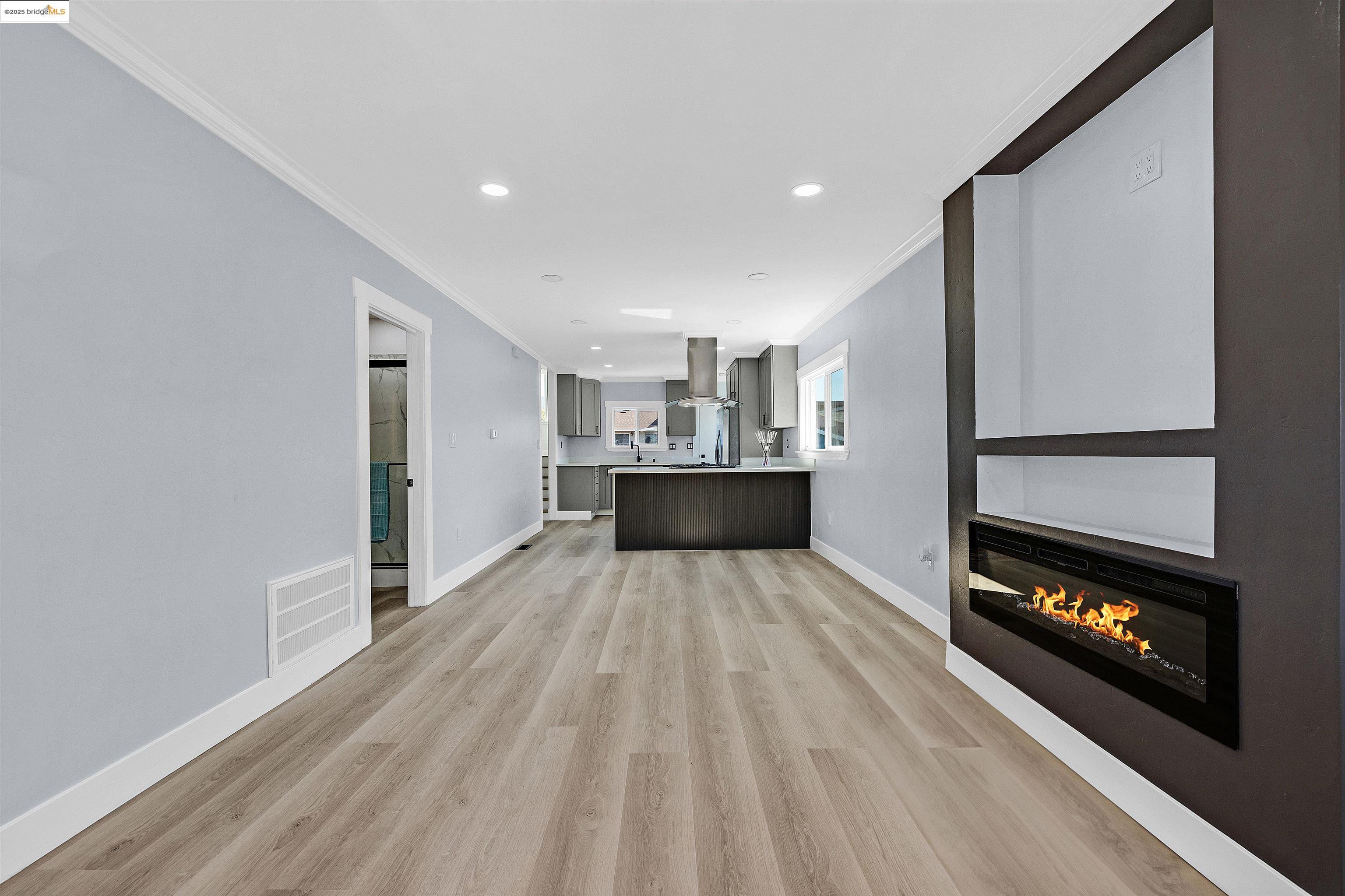 Detail Gallery Image 32 of 42 For 7200 Favor St, Oakland,  CA 94621 - 3 Beds | 2 Baths