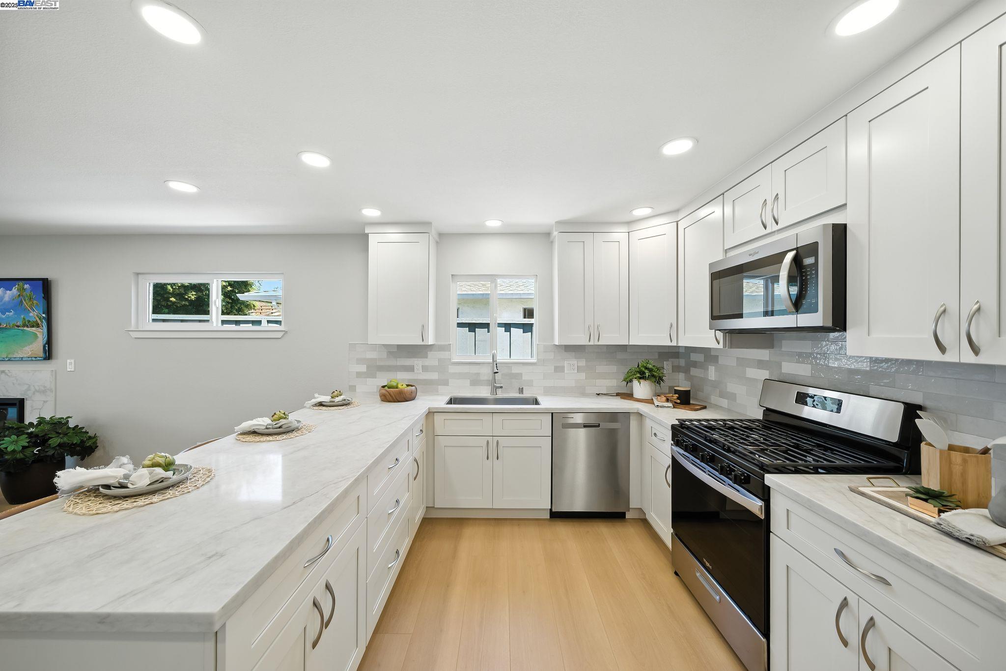 Detail Gallery Image 14 of 34 For 5525 Roosevelt Pl, Fremont,  CA 94538 - 3 Beds | 2 Baths
