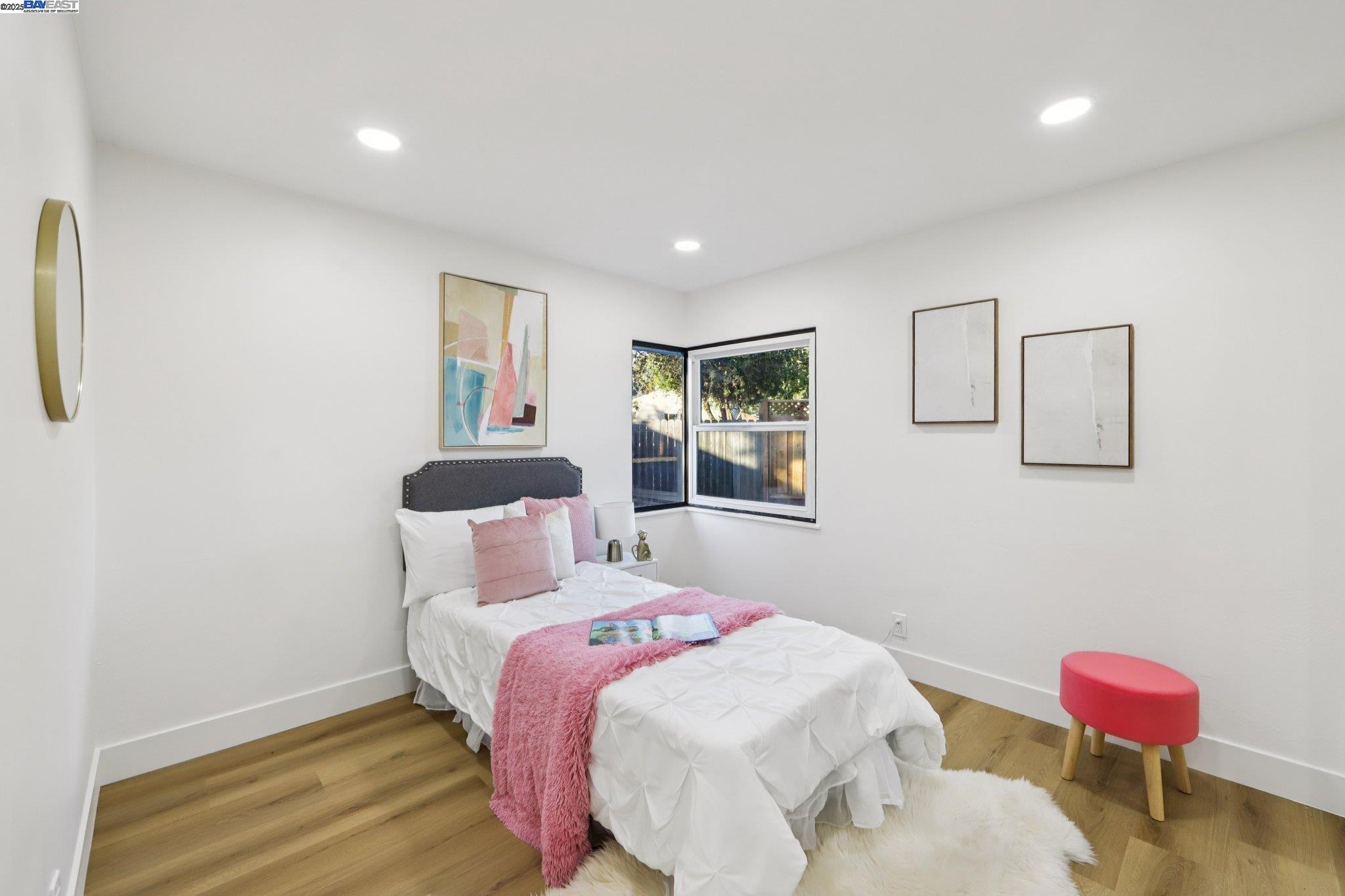 Detail Gallery Image 24 of 37 For 172 via San Marino, San Lorenzo,  CA 94580 - 4 Beds | 2 Baths
