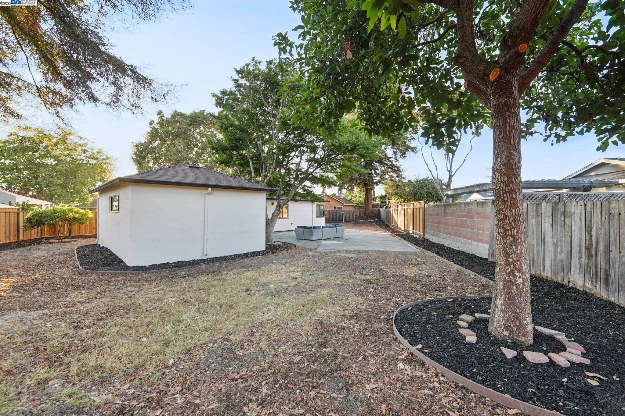 Detail Gallery Image 31 of 37 For 172 via San Marino, San Lorenzo,  CA 94580 - 4 Beds | 2 Baths