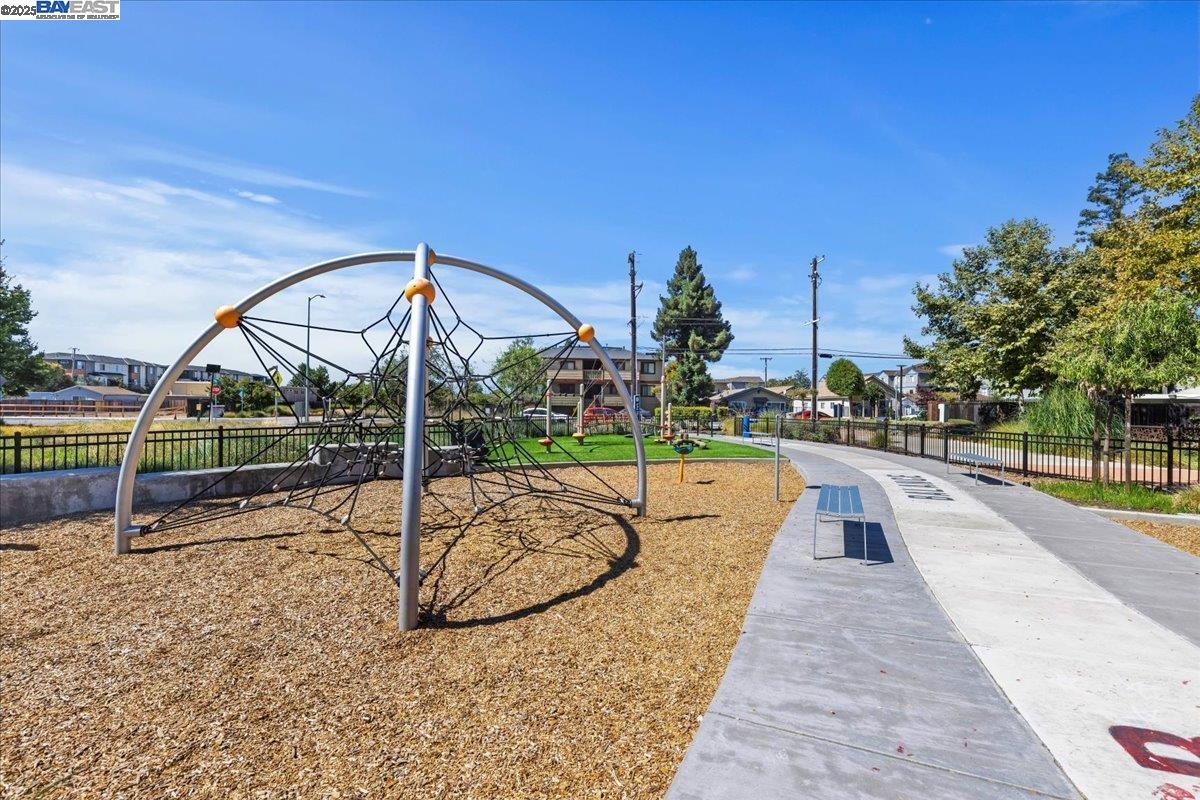 Detail Gallery Image 21 of 22 For 389 Line St., Hayward,  CA 94544 - 1 Beds | 1 Baths