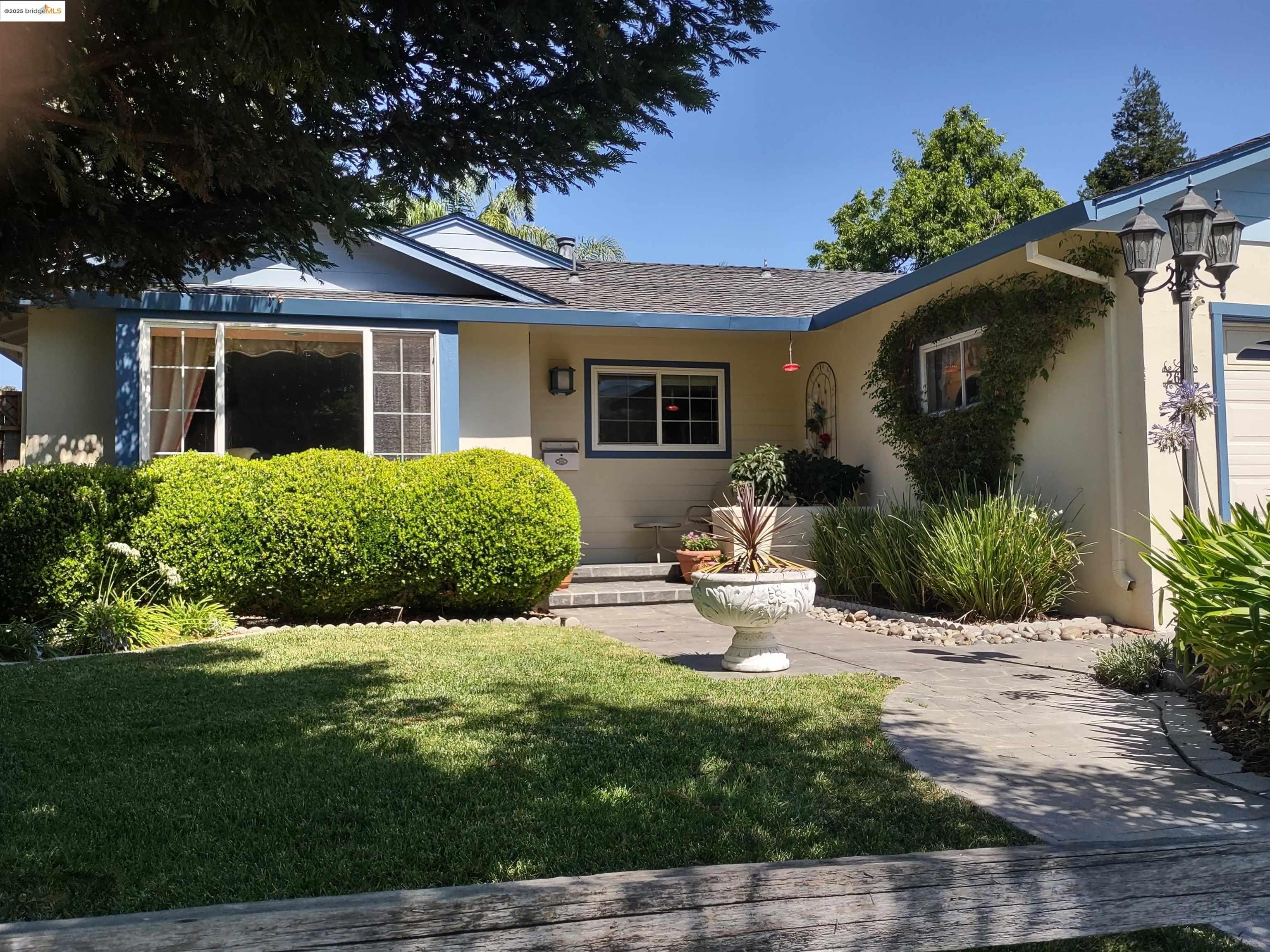 Detail Gallery Image 2 of 28 For 2605 Ryan Rd, Concord,  CA 94518 - 3 Beds | 2 Baths