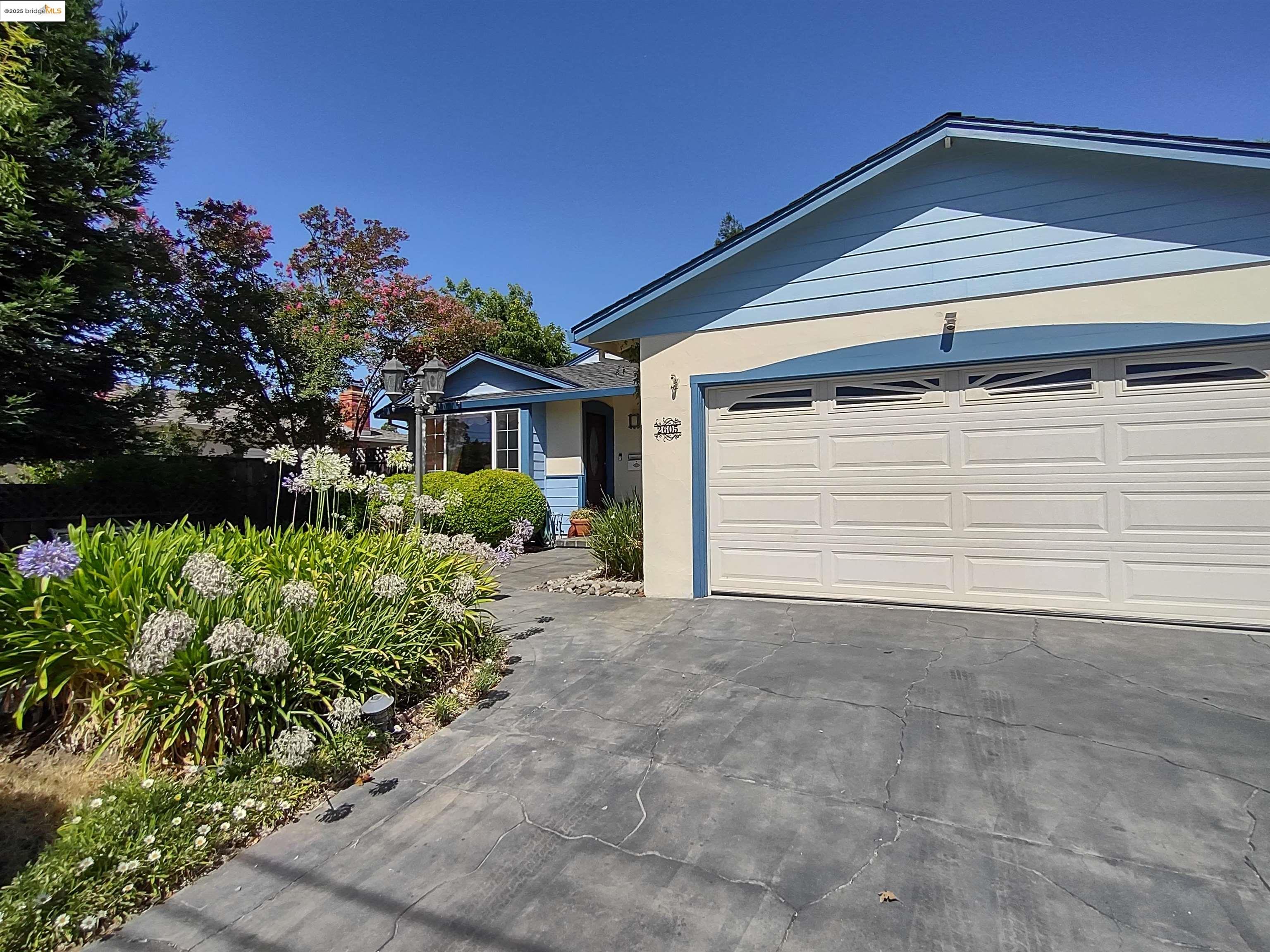 Detail Gallery Image 3 of 28 For 2605 Ryan Rd, Concord,  CA 94518 - 3 Beds | 2 Baths