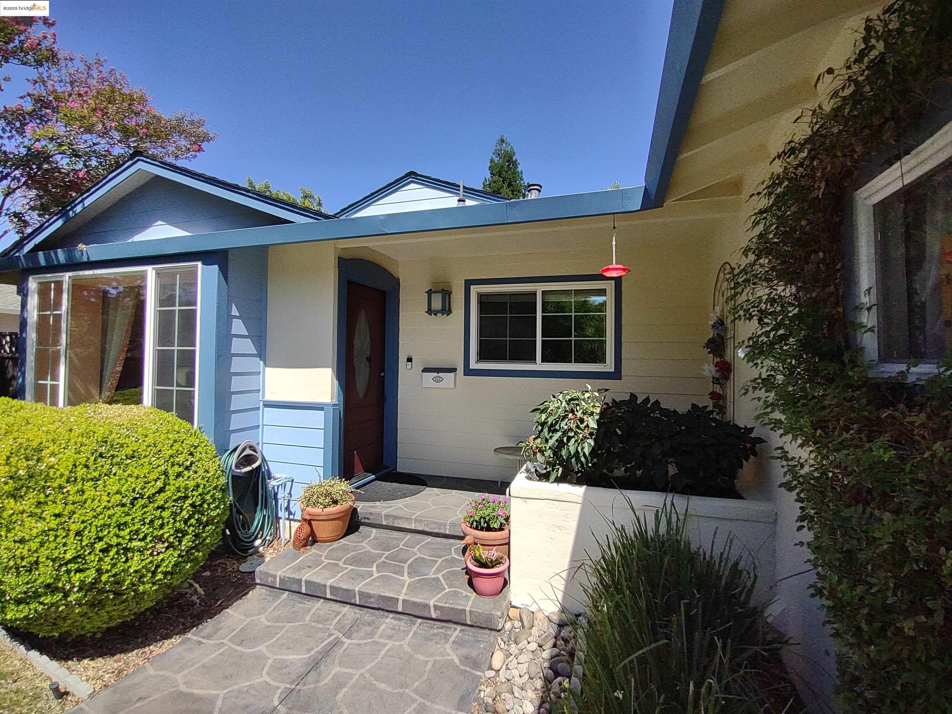 Detail Gallery Image 5 of 28 For 2605 Ryan Rd, Concord,  CA 94518 - 3 Beds | 2 Baths