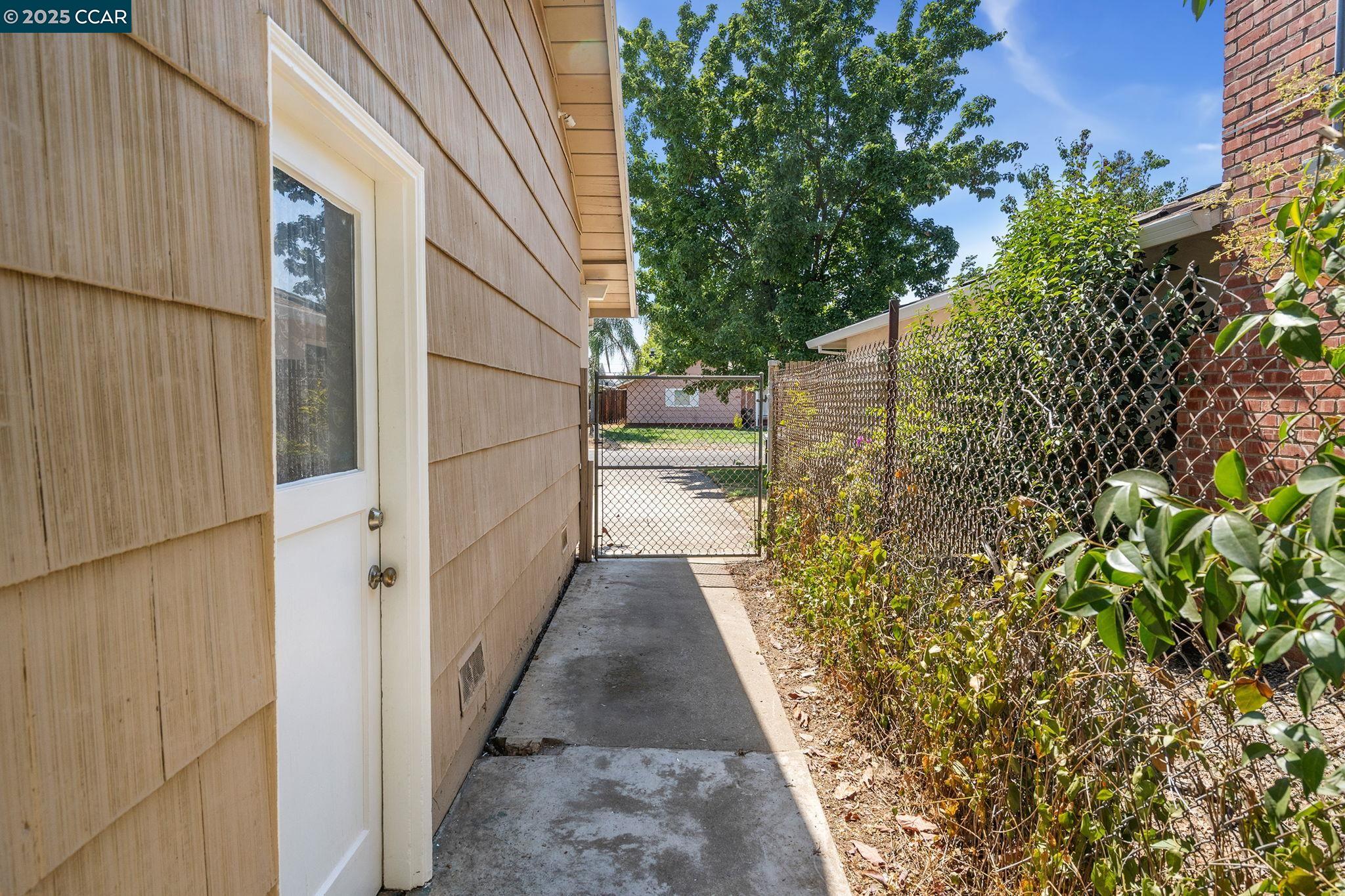 Detail Gallery Image 37 of 41 For 2629 Riesling Way, Rancho Cordova,  CA 95670 - 3 Beds | 1 Baths