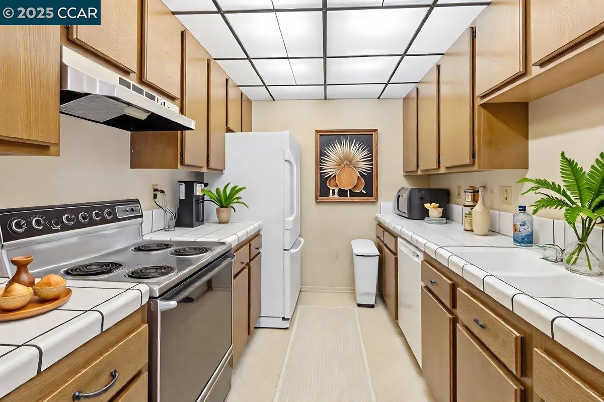 Detail Gallery Image 9 of 32 For 1063 Foxchase Dr, San Jose,  CA 95123 - 2 Beds | 2 Baths