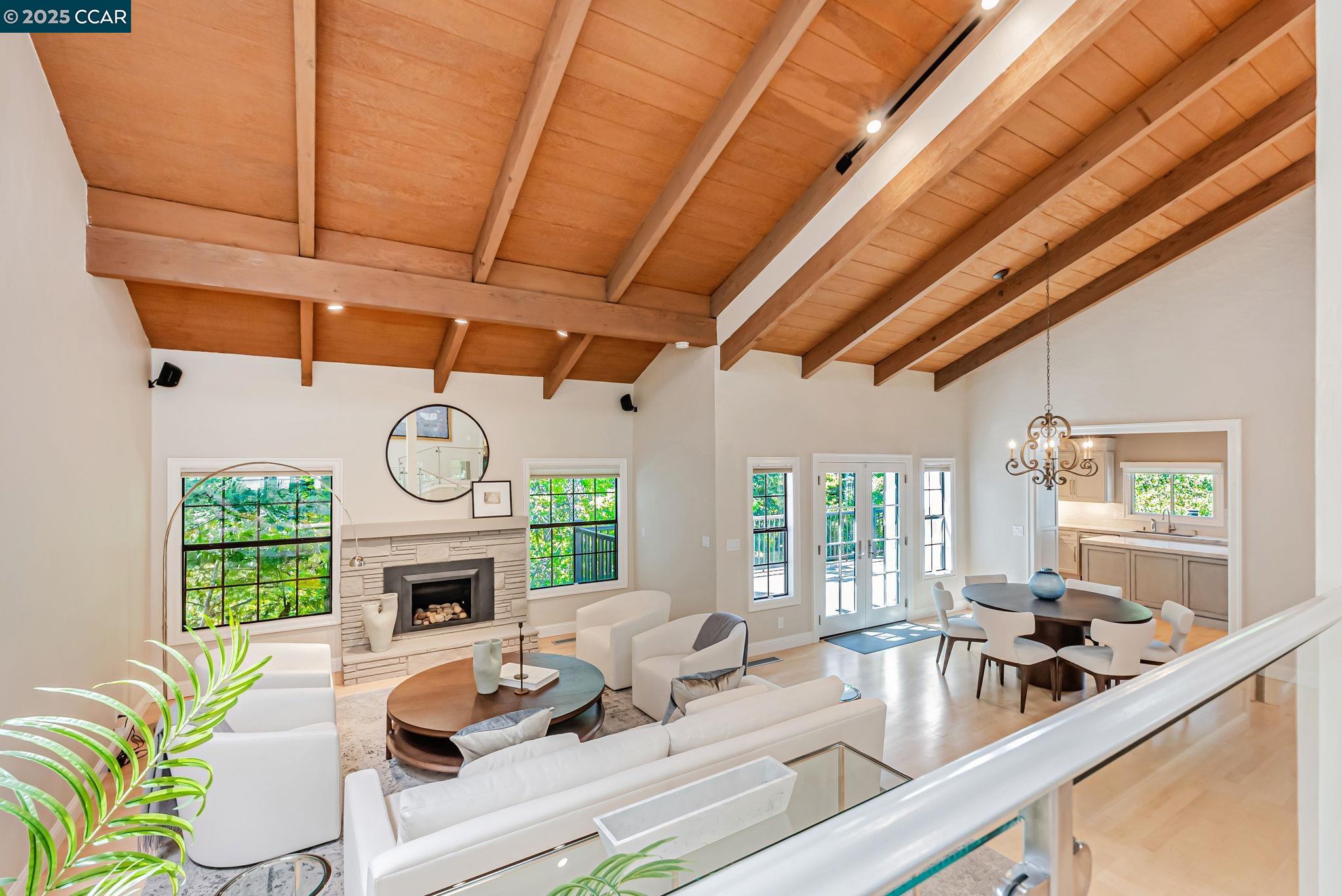 Detail Gallery Image 4 of 59 For 1108 Howard Hills Rd, Lafayette,  CA 94549 - 5 Beds | 3/1 Baths