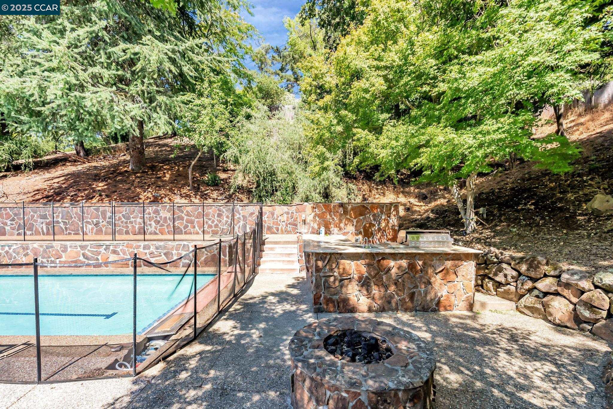 Detail Gallery Image 52 of 59 For 1108 Howard Hills Rd, Lafayette,  CA 94549 - 5 Beds | 3/1 Baths