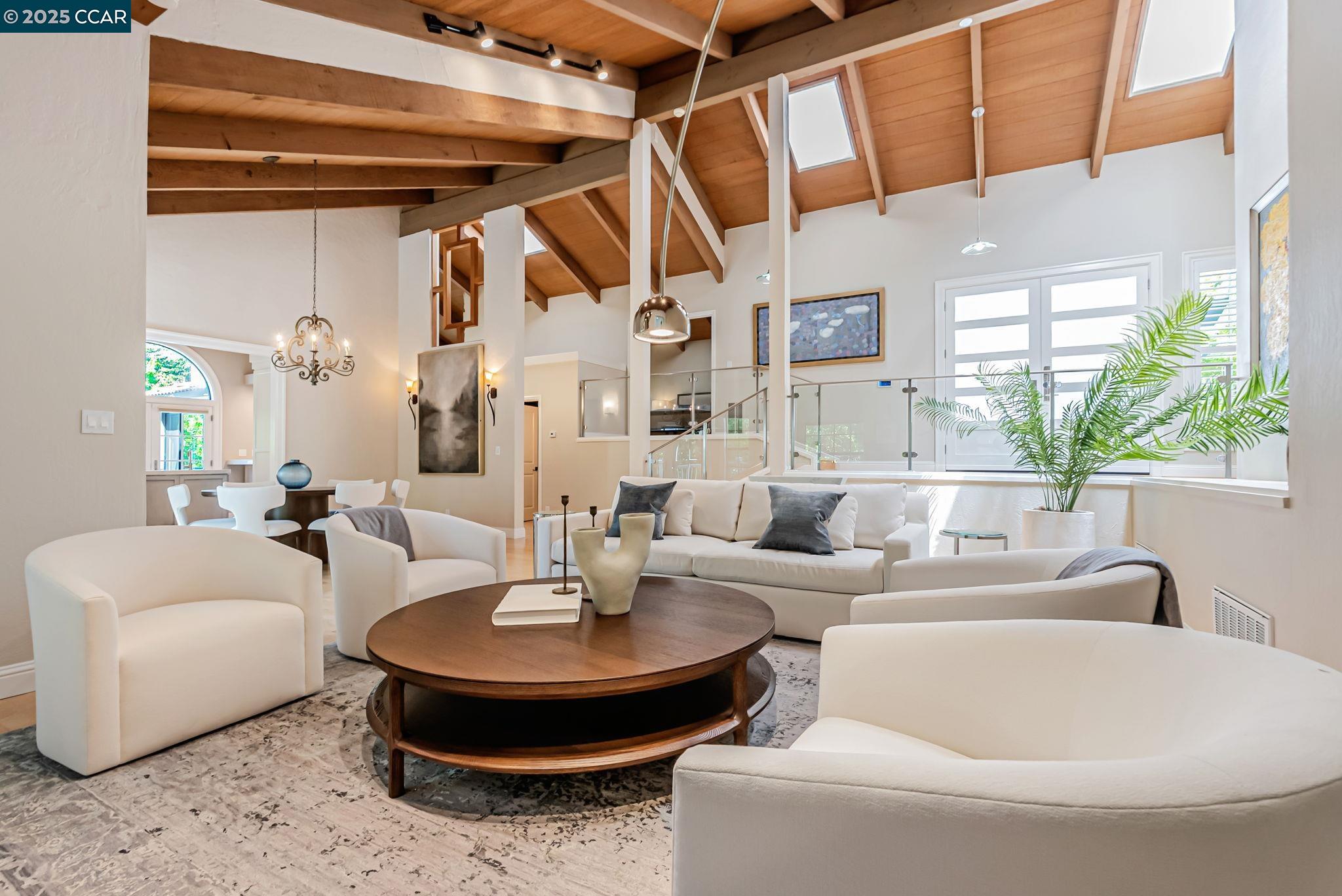 Detail Gallery Image 8 of 59 For 1108 Howard Hills Rd, Lafayette,  CA 94549 - 5 Beds | 3/1 Baths