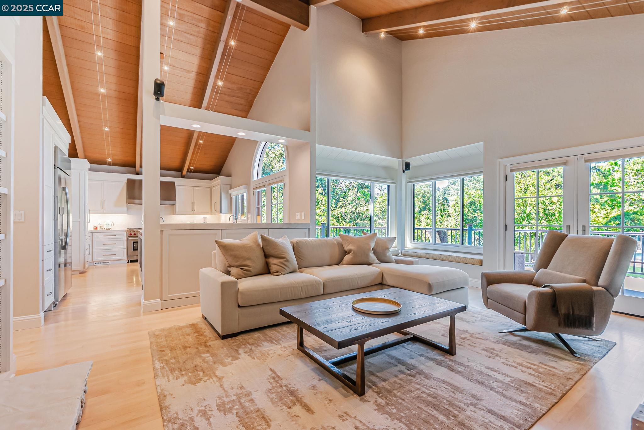 Detail Gallery Image 10 of 59 For 1108 Howard Hills Rd, Lafayette,  CA 94549 - 5 Beds | 3/1 Baths