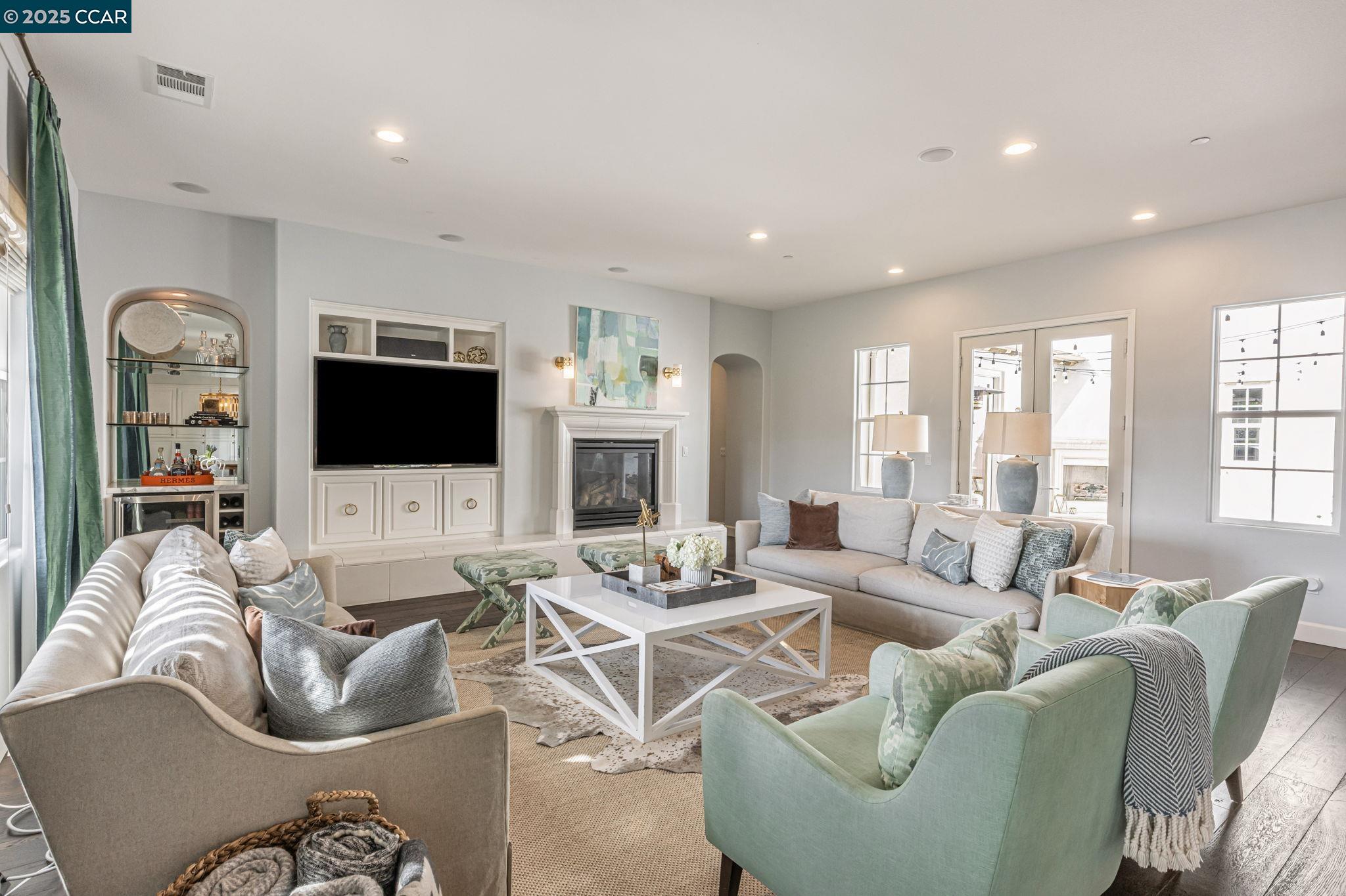 Detail Gallery Image 12 of 57 For 5415 Belarus St, Danville,  CA 94506 - 5 Beds | 4/1 Baths