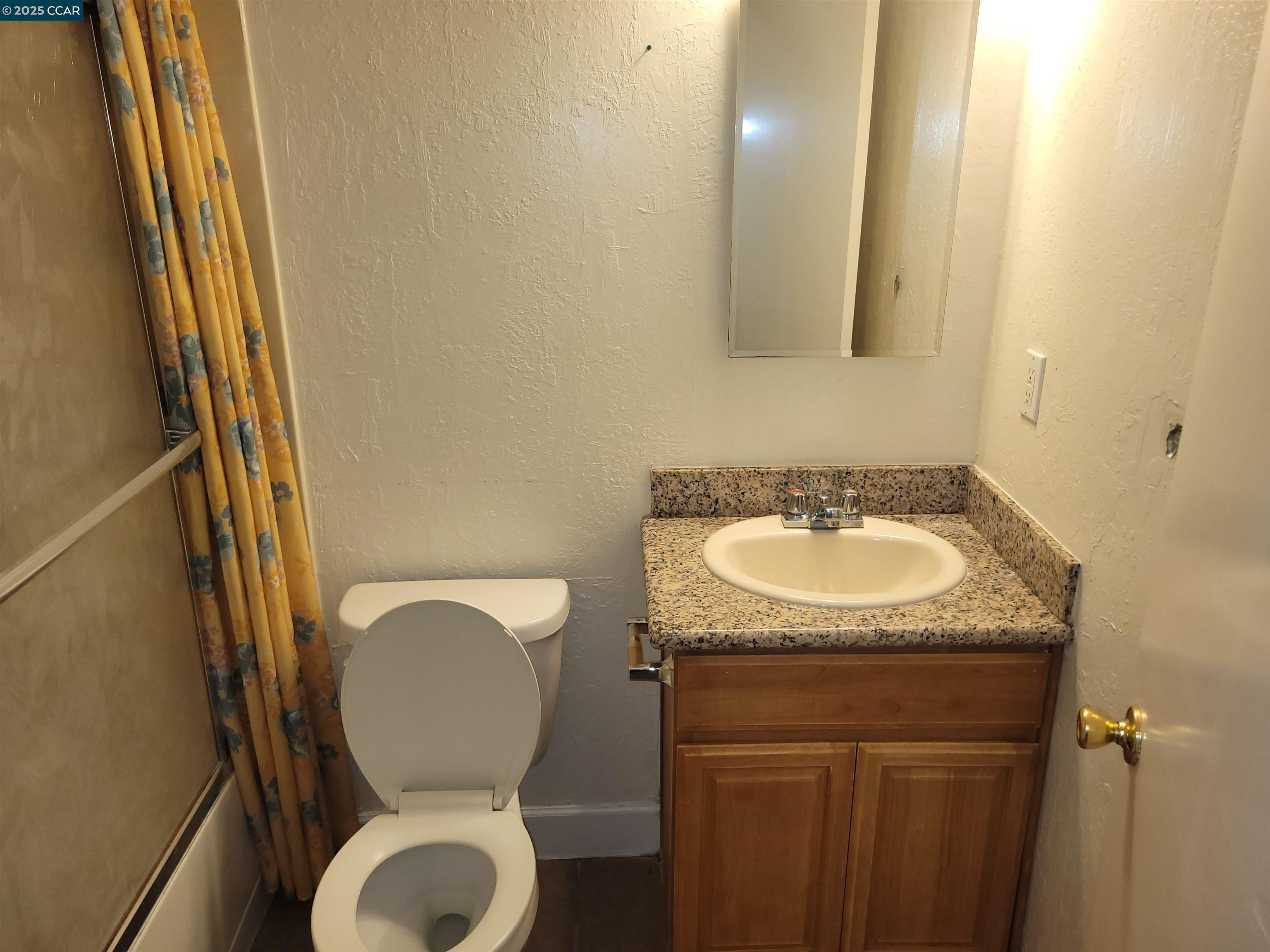 Detail Gallery Image 5 of 8 For L St #3,  Antioch,  CA 94509 - 2 Beds | 1 Baths