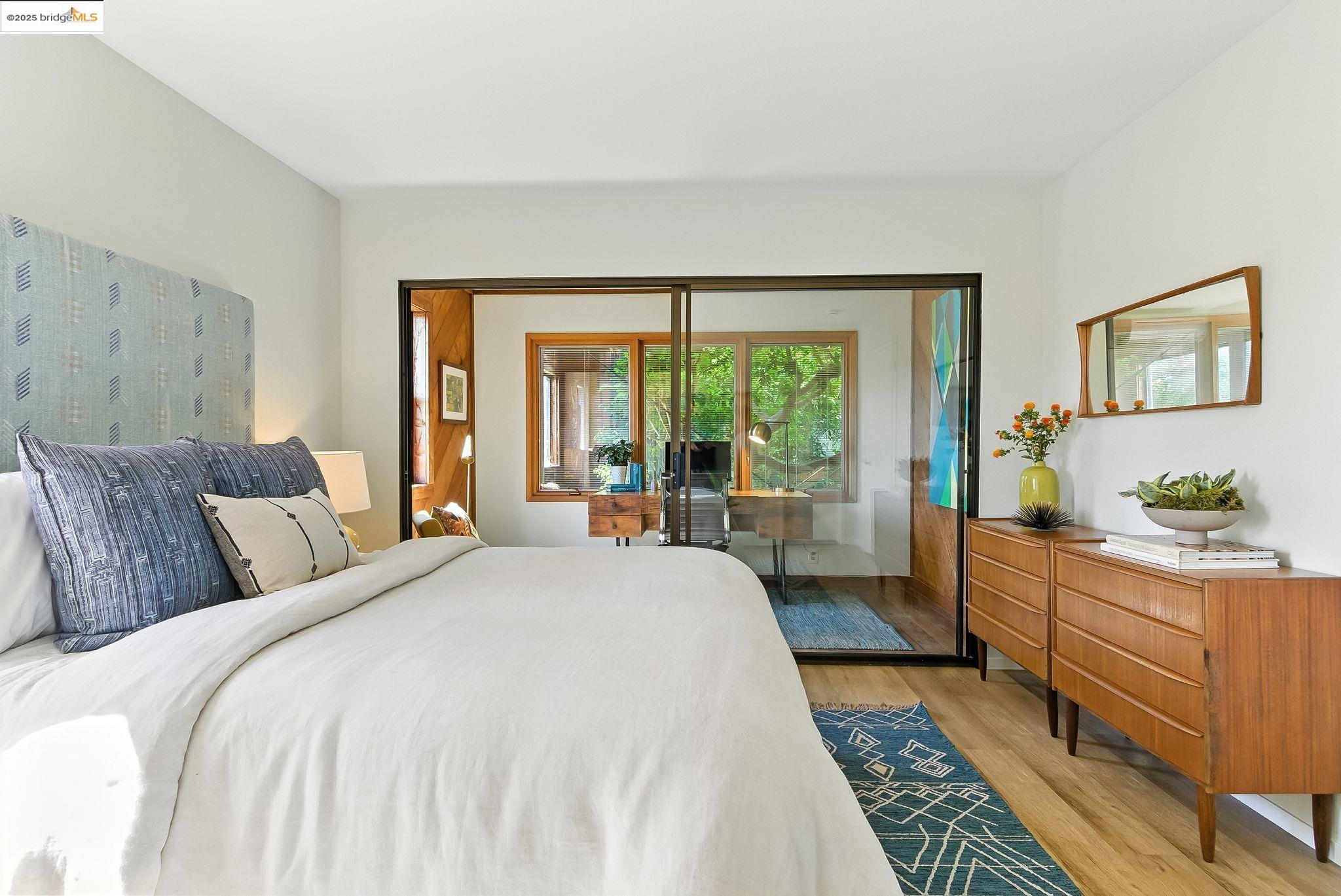 Detail Gallery Image 22 of 30 For 5321 Miles Ave #X,  Oakland,  CA 94618-1190 - 2 Beds | 1/1 Baths