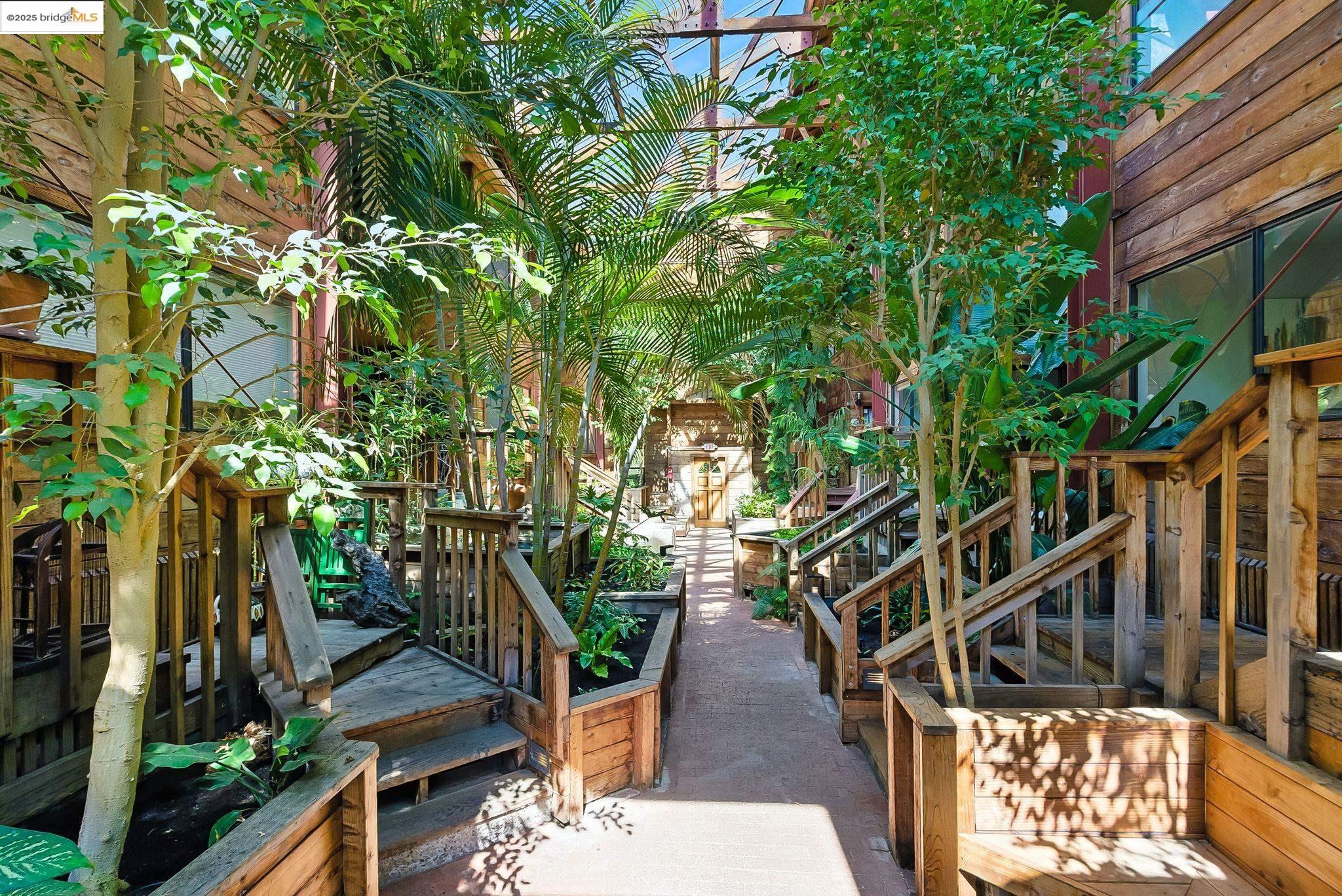 Detail Gallery Image 29 of 30 For 5321 Miles Ave #X,  Oakland,  CA 94618-1190 - 2 Beds | 1/1 Baths