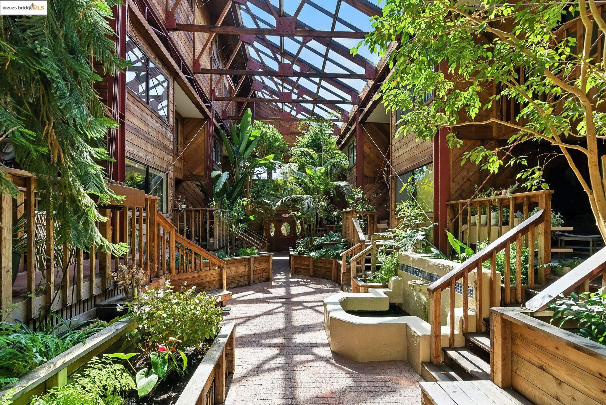 Detail Gallery Image 30 of 30 For 5321 Miles Ave #X,  Oakland,  CA 94618-1190 - 2 Beds | 1/1 Baths