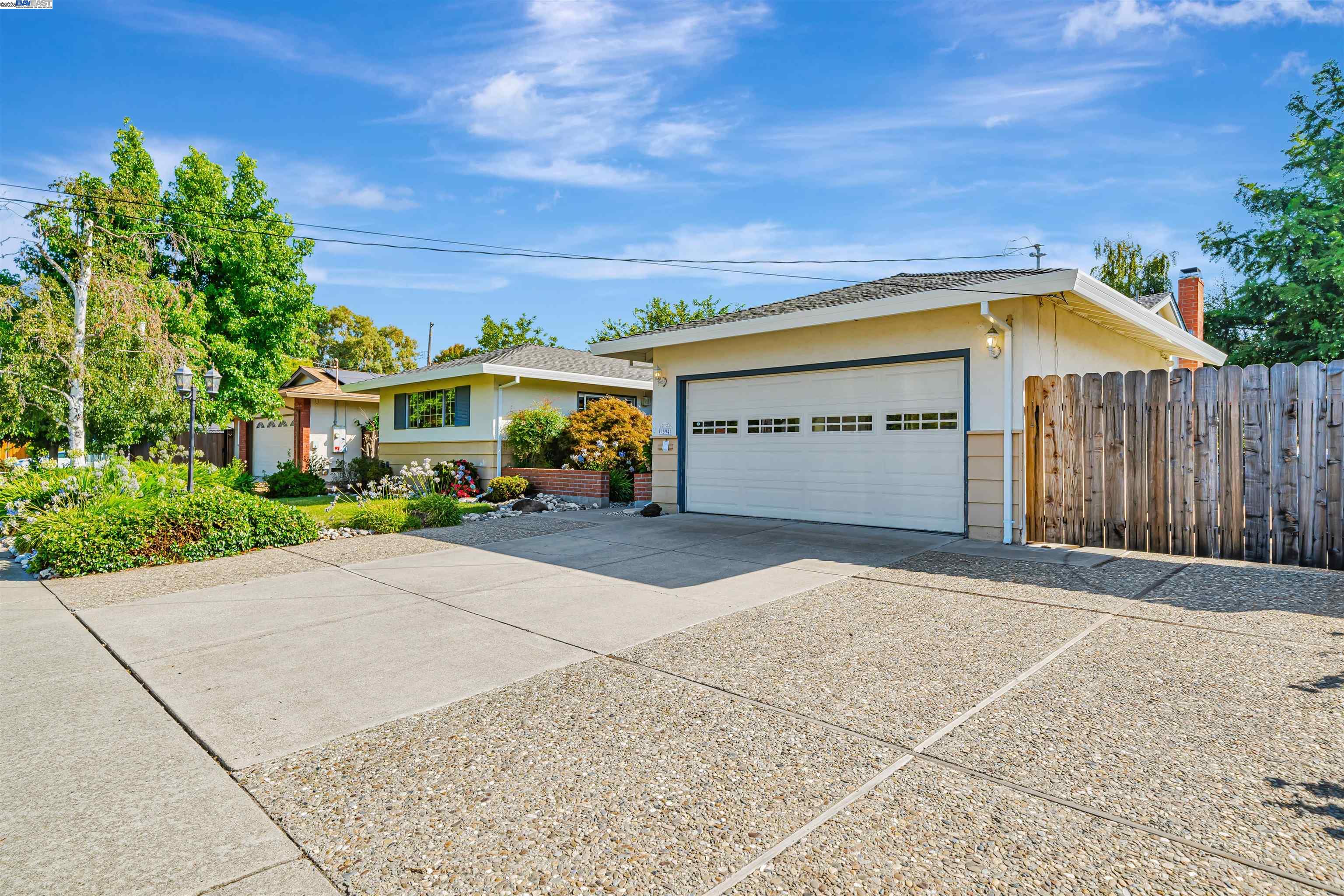 Detail Gallery Image 2 of 47 For 9694 Ashby Way, San Ramon,  CA 94583 - 4 Beds | 2 Baths