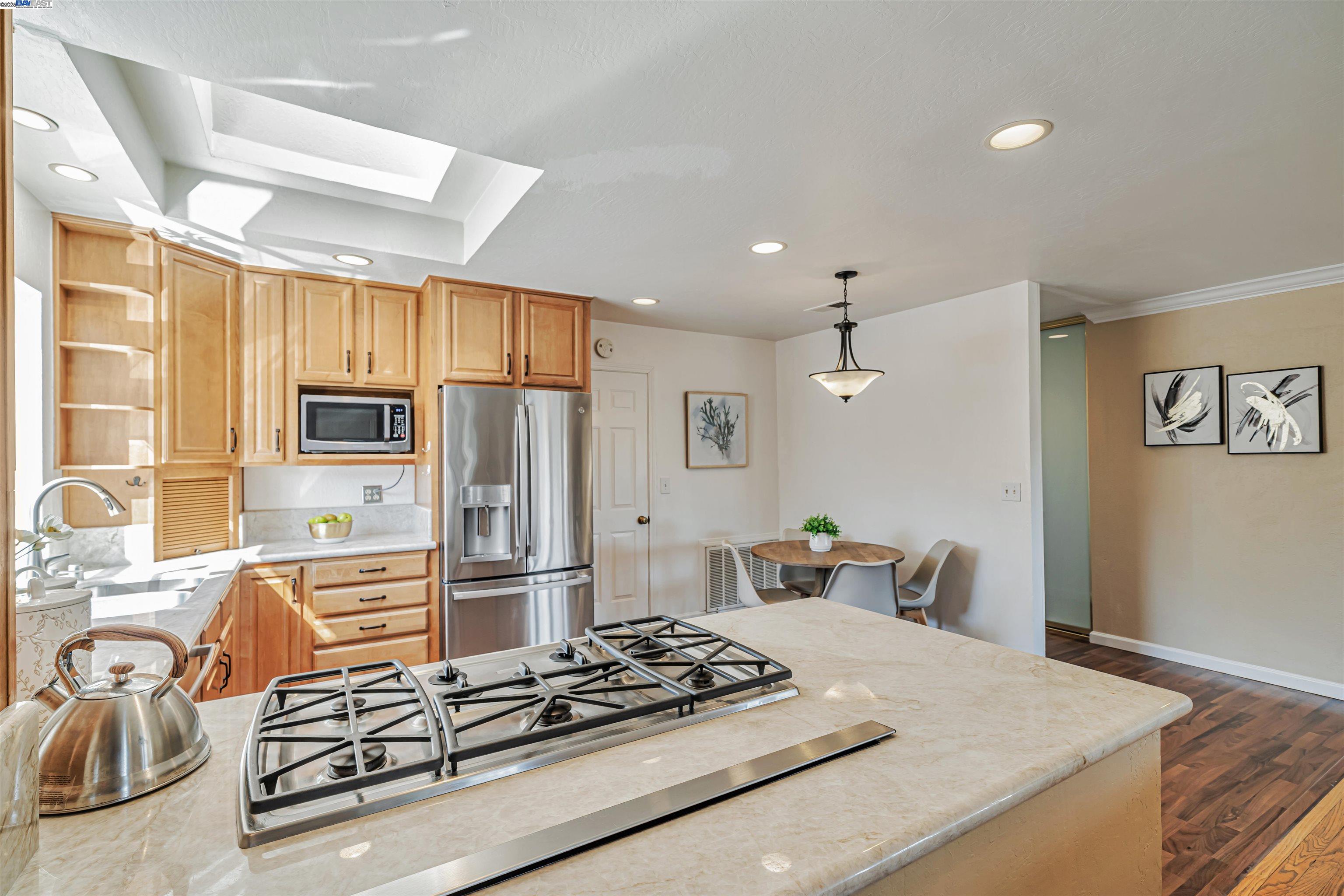 Detail Gallery Image 14 of 47 For 9694 Ashby Way, San Ramon,  CA 94583 - 4 Beds | 2 Baths