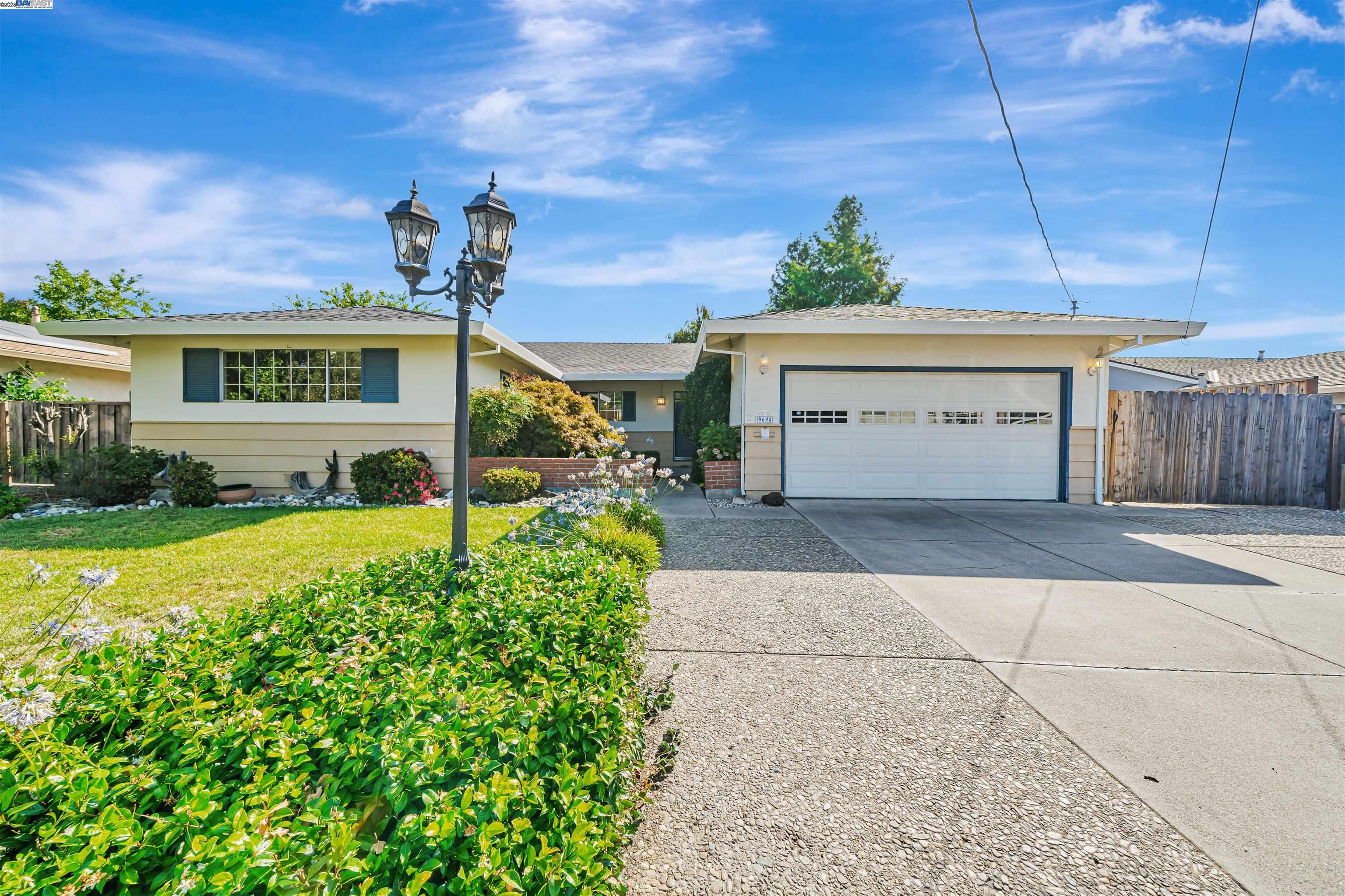 Detail Gallery Image 3 of 47 For 9694 Ashby Way, San Ramon,  CA 94583 - 4 Beds | 2 Baths