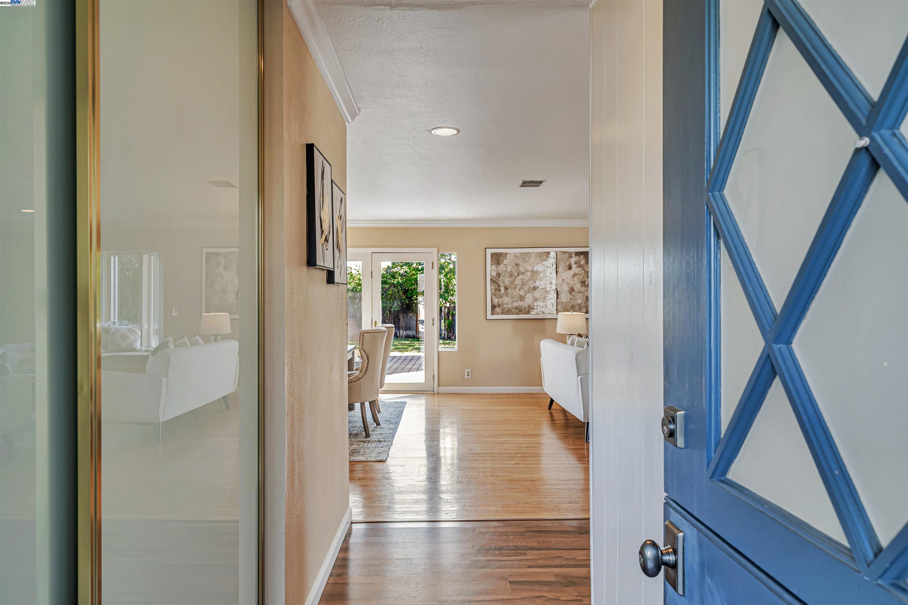 Detail Gallery Image 5 of 47 For 9694 Ashby Way, San Ramon,  CA 94583 - 4 Beds | 2 Baths