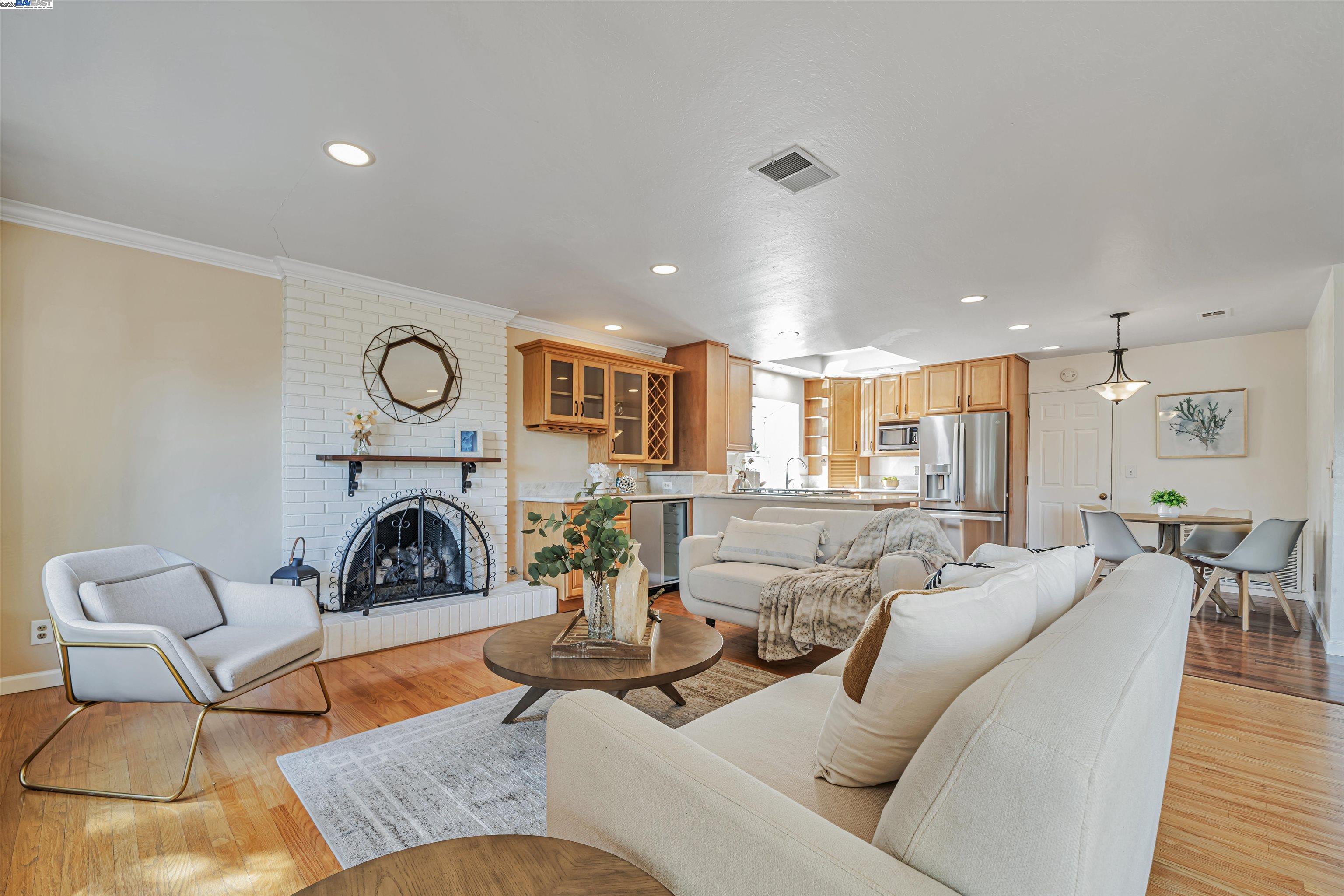 Detail Gallery Image 7 of 47 For 9694 Ashby Way, San Ramon,  CA 94583 - 4 Beds | 2 Baths