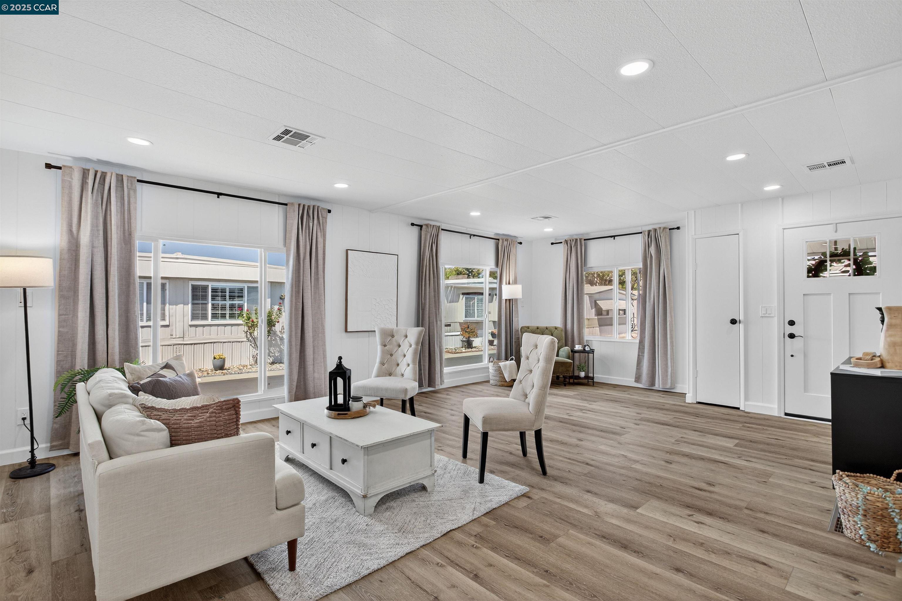 Detail Gallery Image 11 of 36 For 111 Zartop, Oakley,  CA 94561 - 2 Beds | 2 Baths