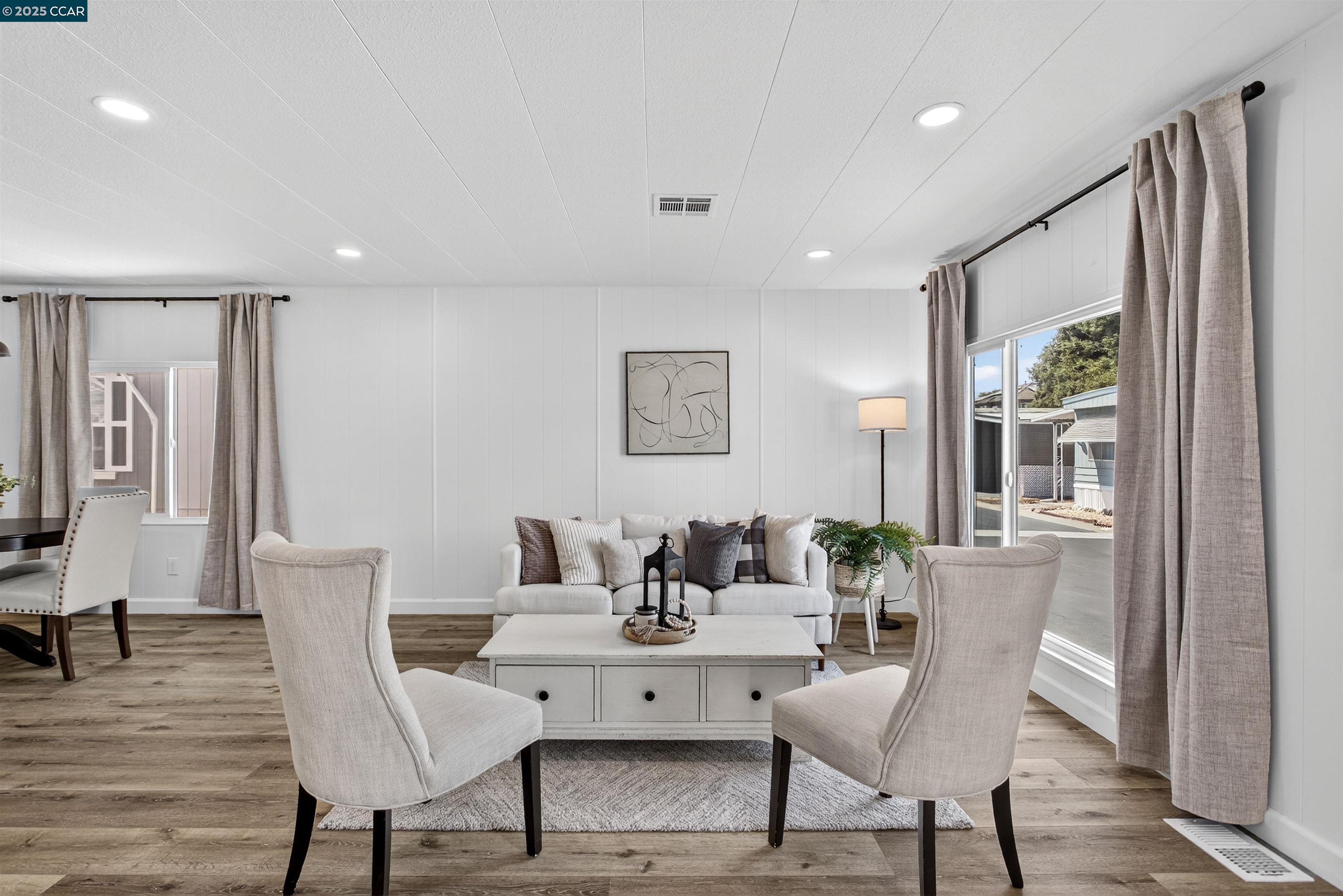 Detail Gallery Image 12 of 36 For 111 Zartop, Oakley,  CA 94561 - 2 Beds | 2 Baths