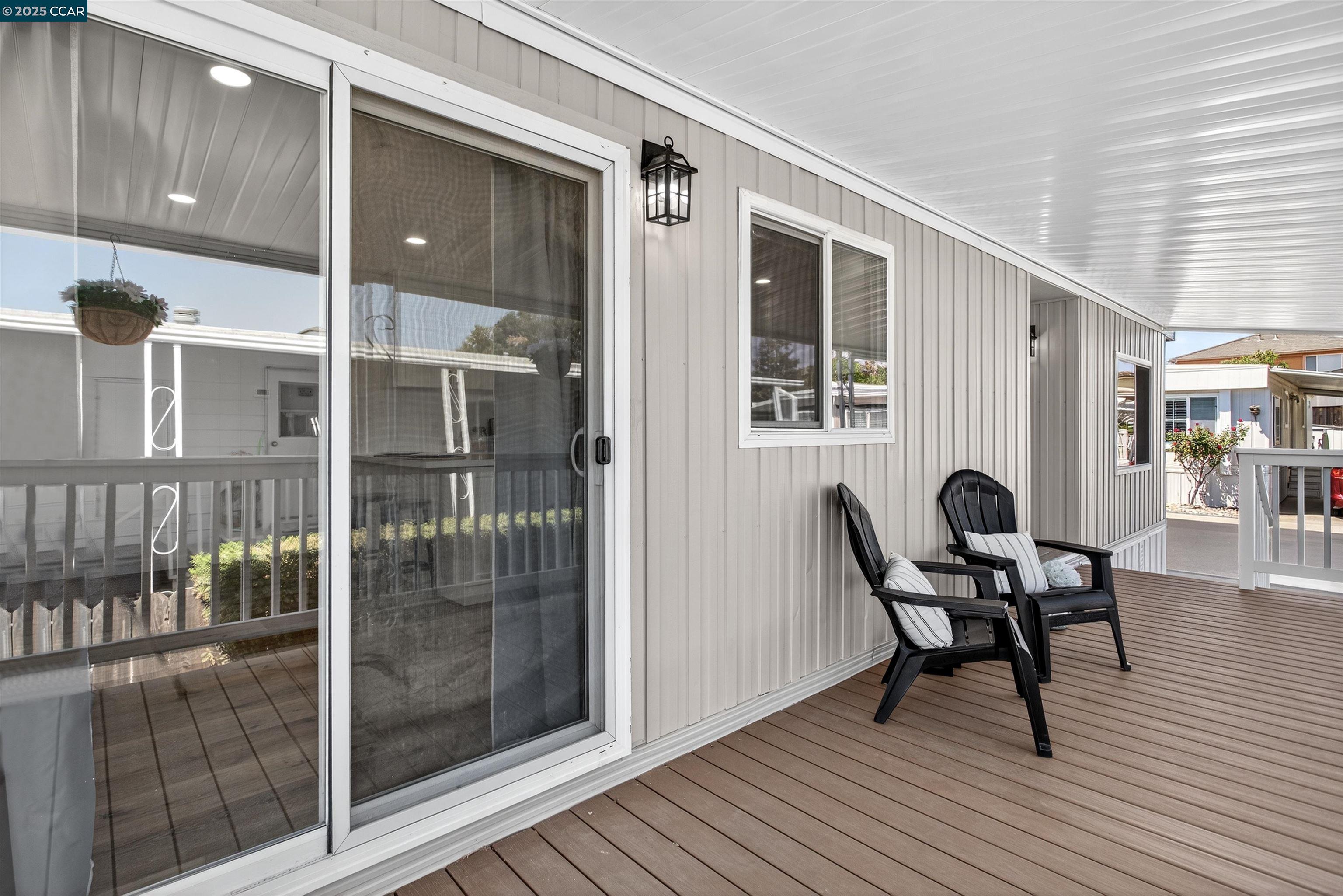 Detail Gallery Image 4 of 36 For 111 Zartop, Oakley,  CA 94561 - 2 Beds | 2 Baths
