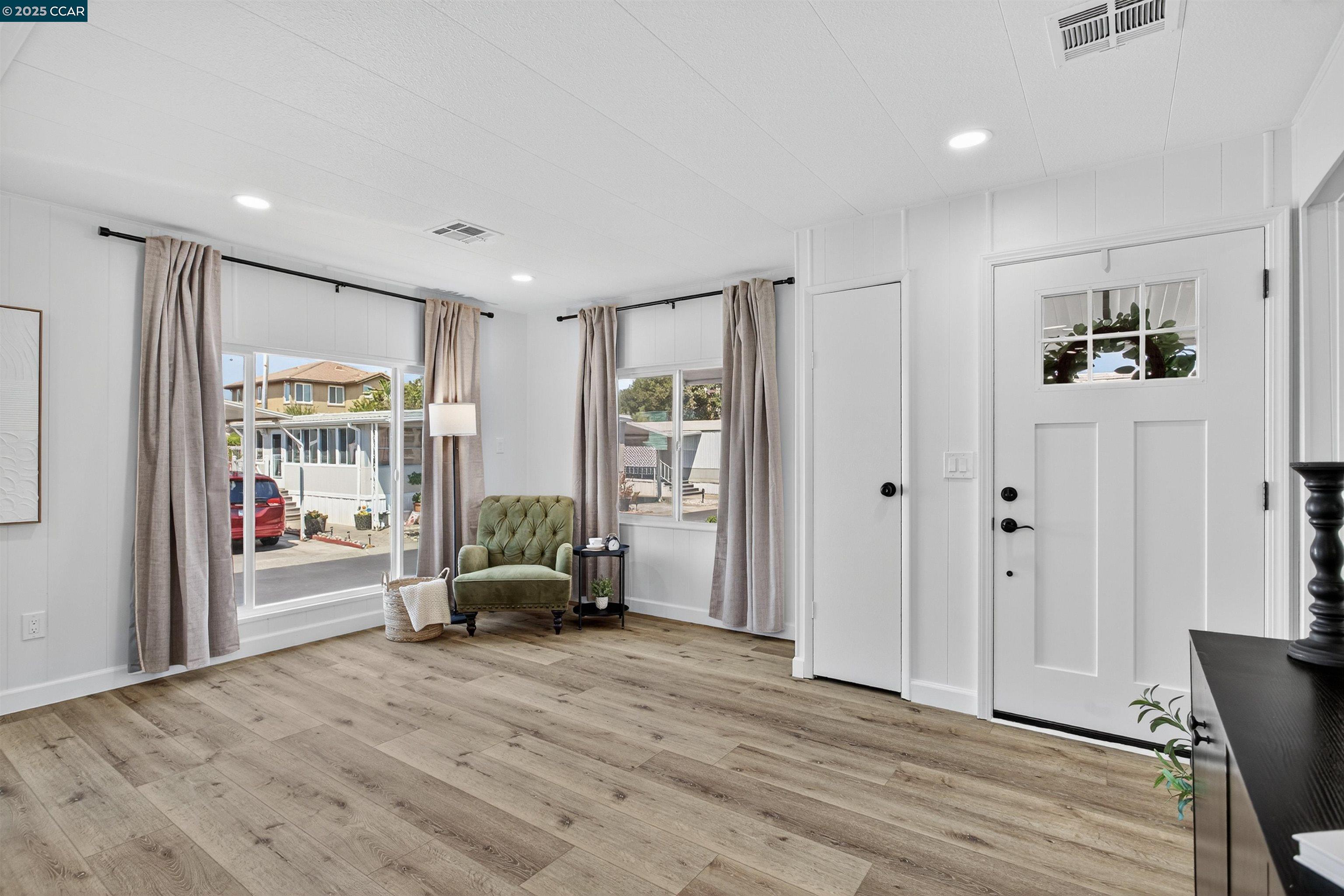 Detail Gallery Image 10 of 36 For 111 Zartop, Oakley,  CA 94561 - 2 Beds | 2 Baths