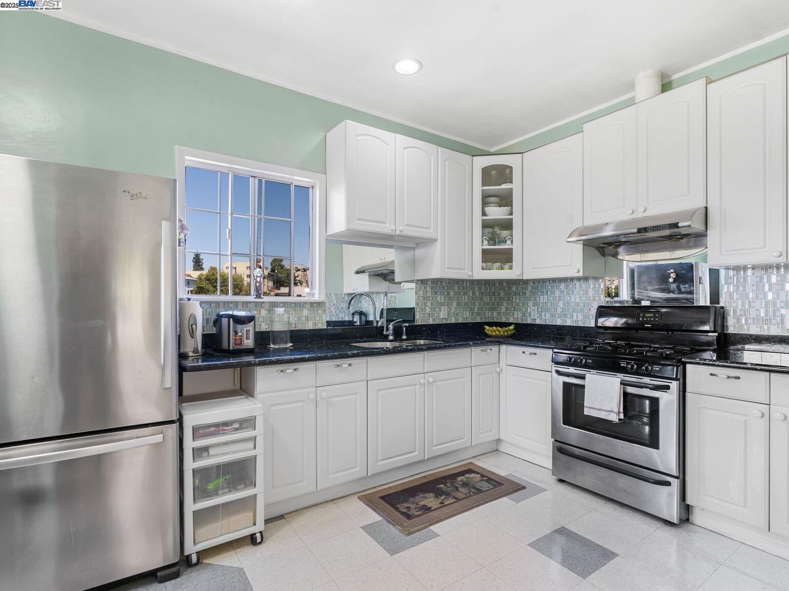 Detail Gallery Image 36 of 60 For 473 Newton Ave, Oakland,  CA 94606 - 4 Beds | 2 Baths